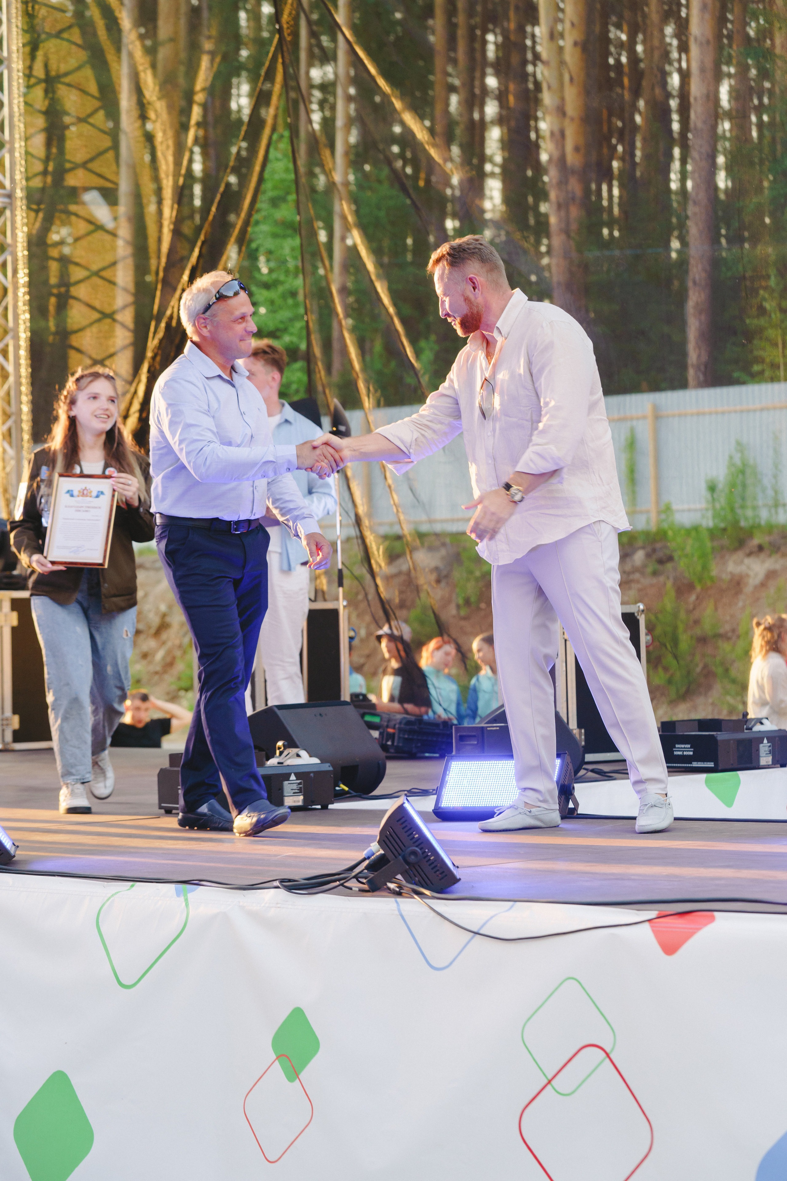 Юбилей БМАУ ДЗОЛ «Зарница». Фотограф в детский сад в Екатеринбурге, выпускные альбомы Юлия Умерова