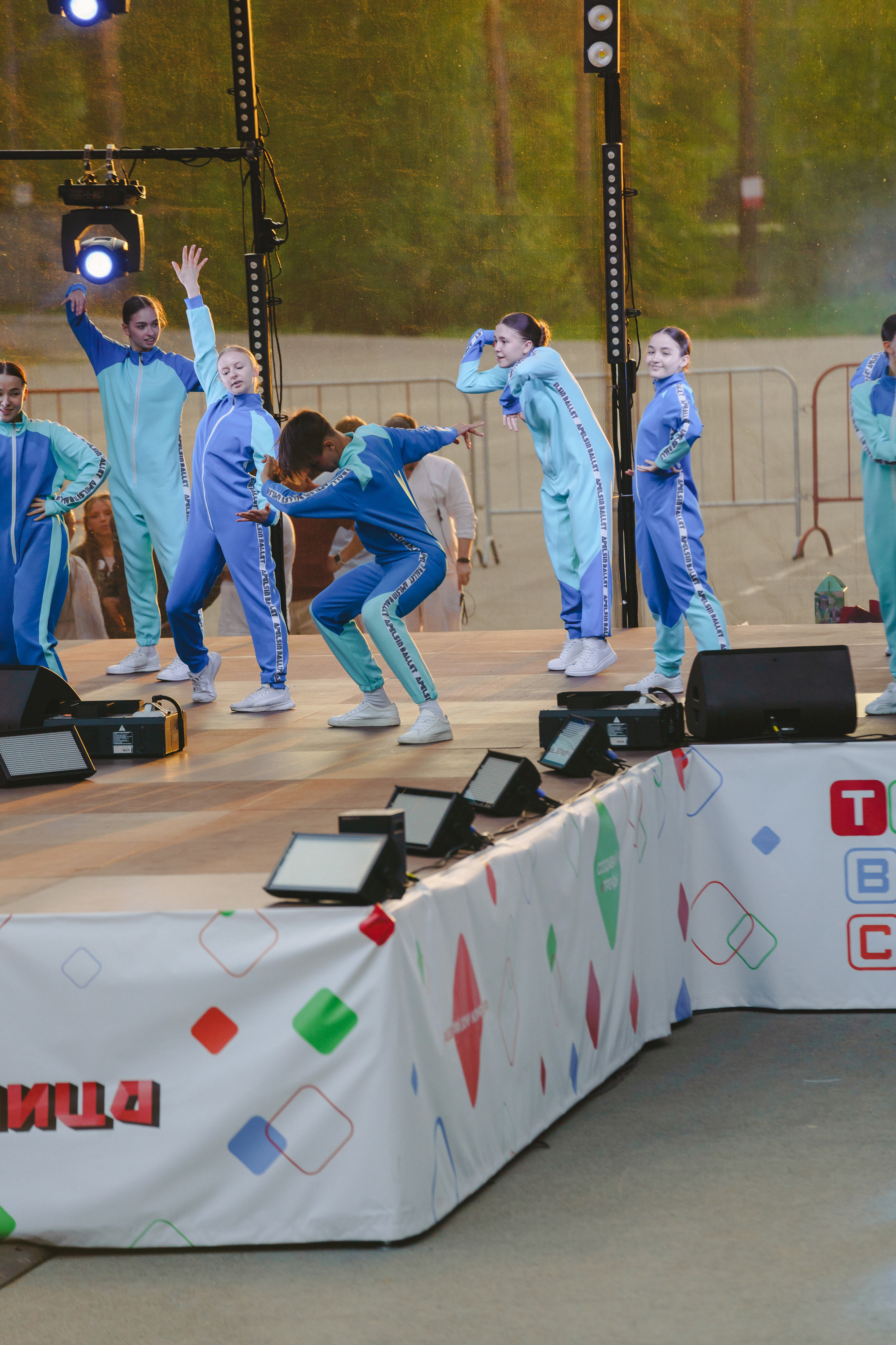 Юбилей БМАУ ДЗОЛ «Зарница». Фотограф в детский сад в Екатеринбурге, выпускные альбомы Юлия Умерова