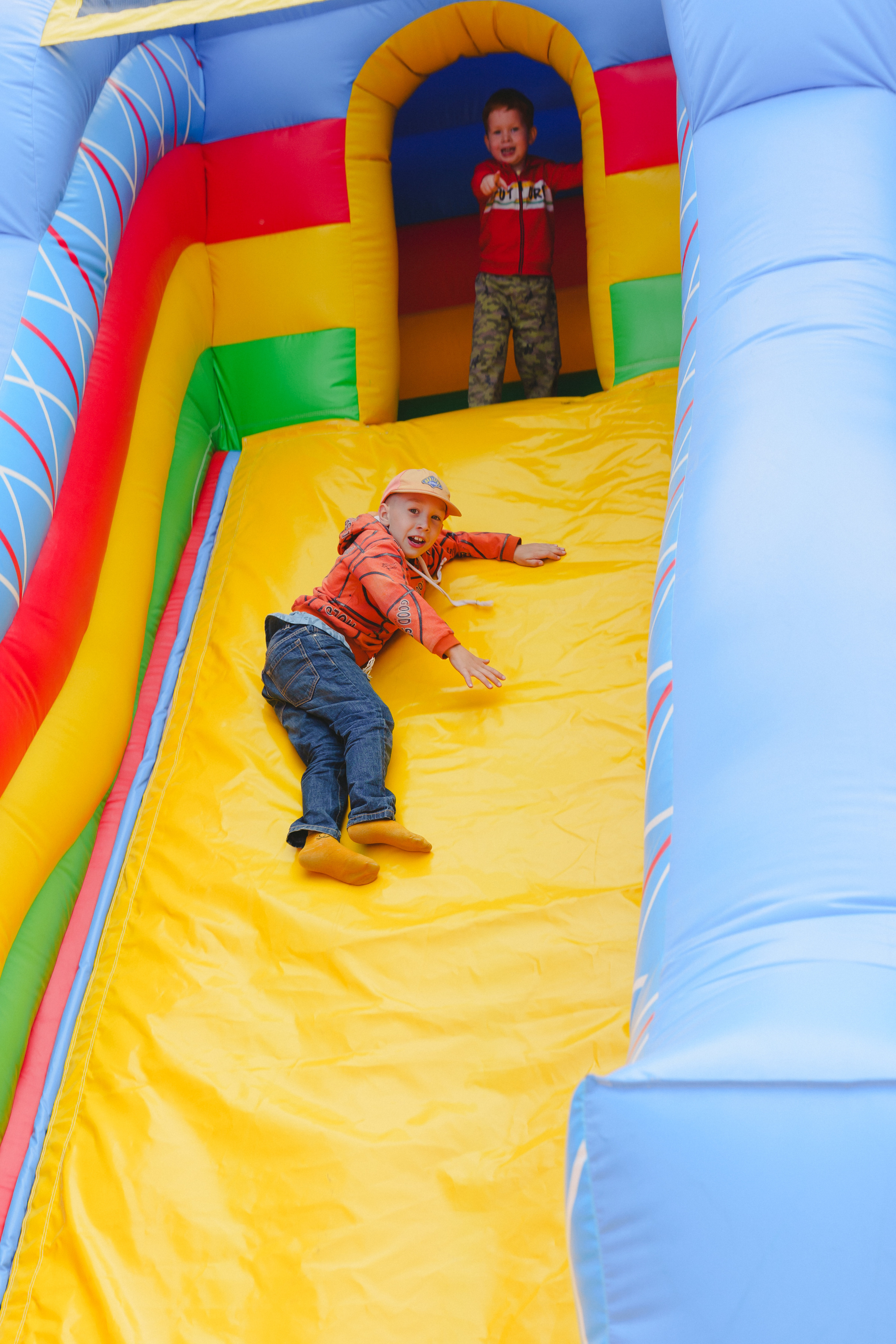 Открытие парка аттракционов «Галактика развлечений». Фотограф в детский сад в Екатеринбурге, выпускные альбомы Юлия Умерова