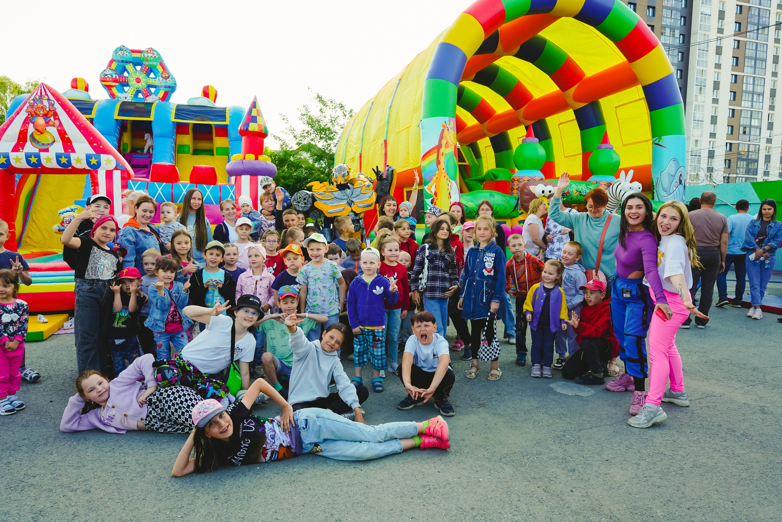 Открытие парка аттракционов «Галактика развлечений». Фотограф в детский сад в Екатеринбурге, выпускные альбомы Юлия Умерова