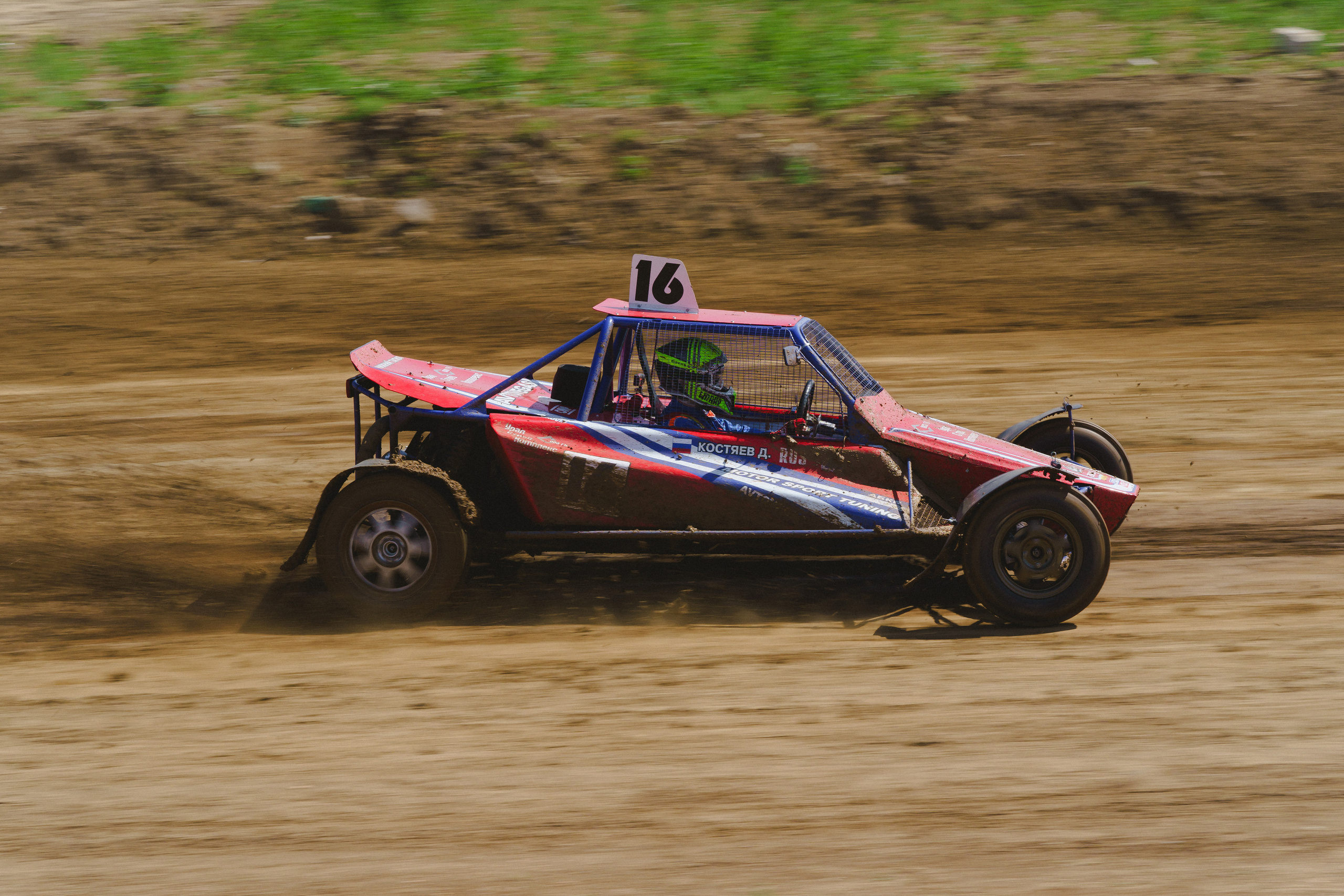 Автокросс Березовский. Фотограф Камиль Умеров. Фотограф в детский сад в Екатеринбурге, выпускные альбомы Юлия Умерова
