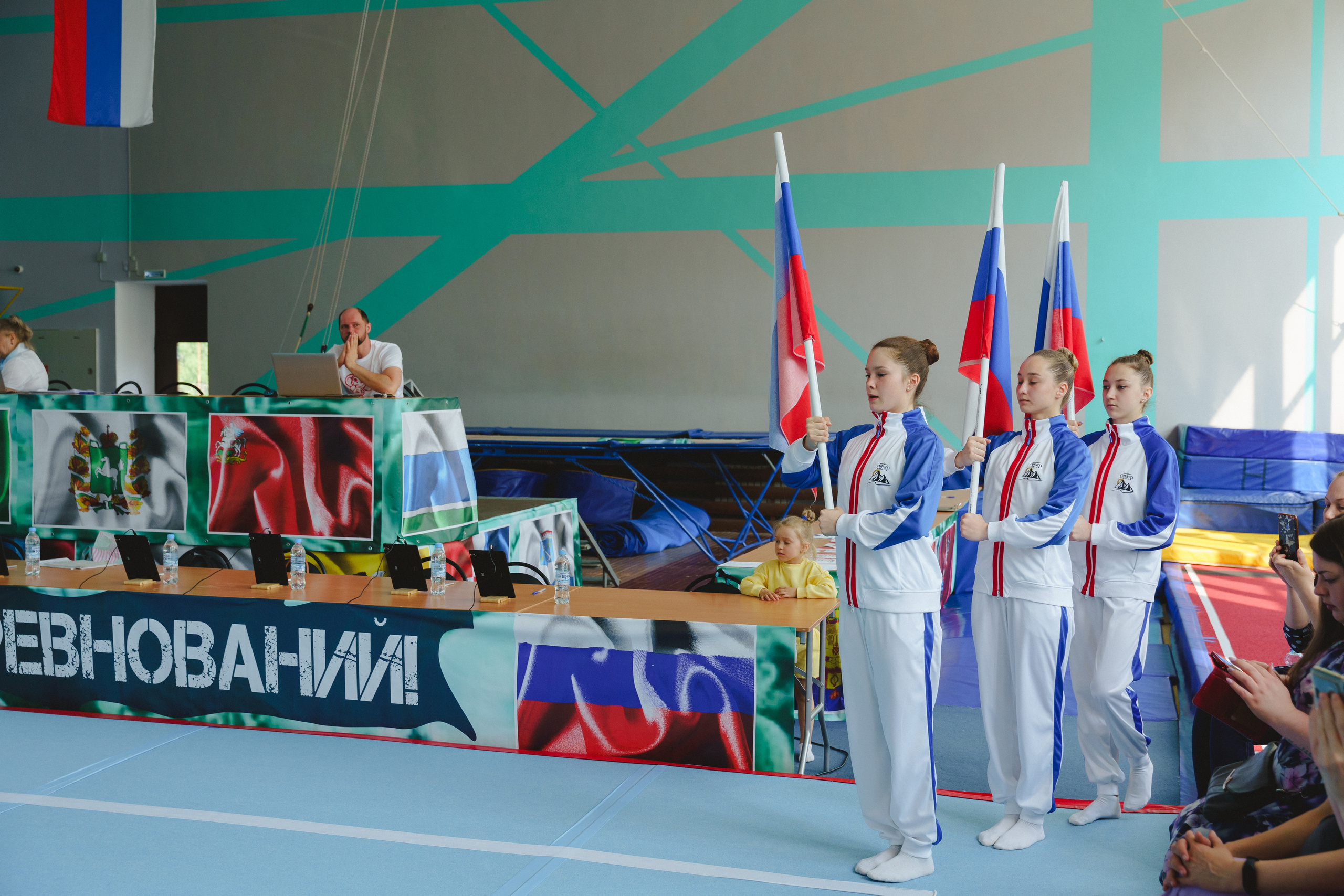 Межрегиональные соревнования по спортивной акробатике «Киндер Сюрприз». Фотограф в детский сад в Екатеринбурге, выпускные альбомы Юлия Умерова