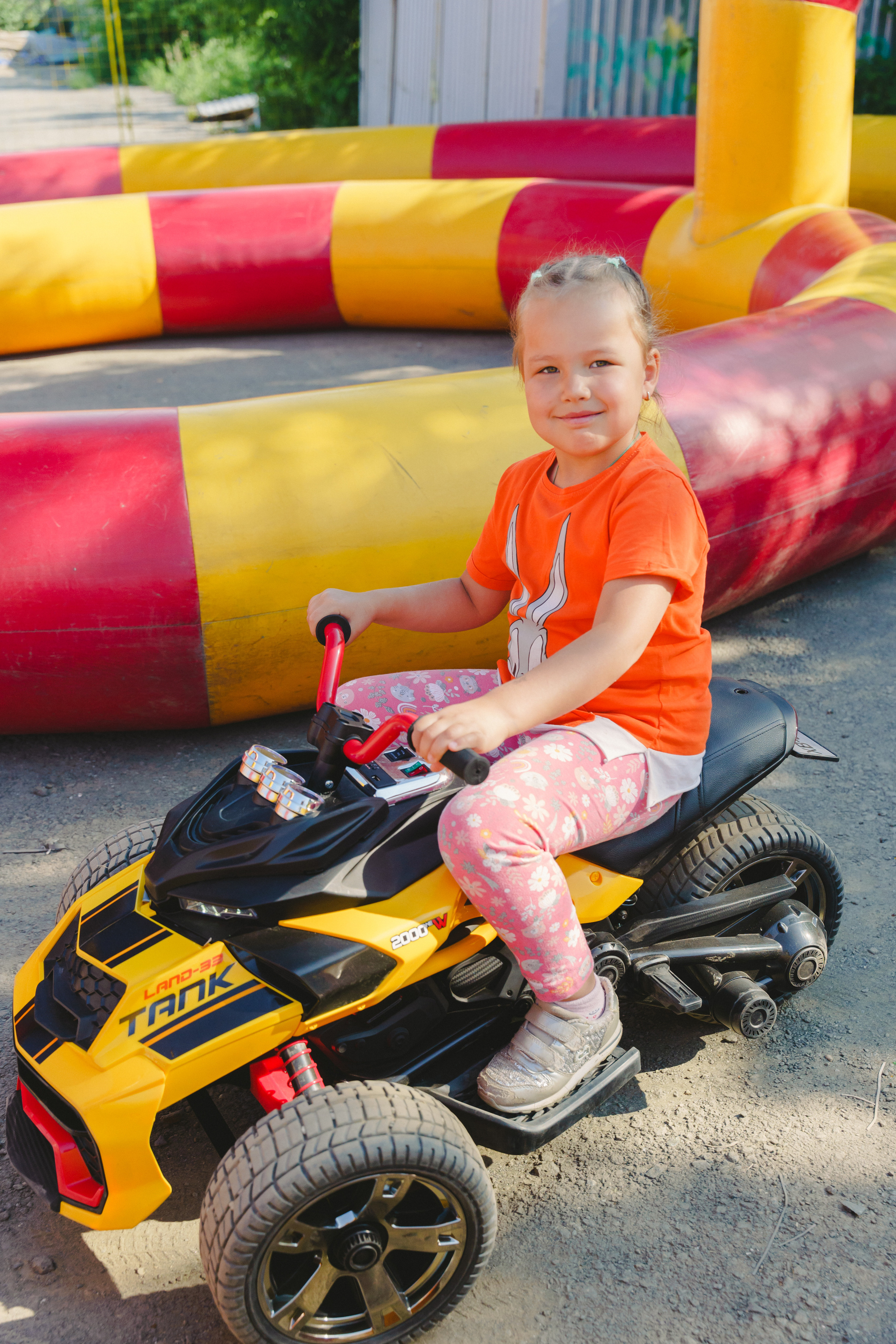 Открытие парка аттракционов «Галактика развлечений». Фотограф в детский сад в Екатеринбурге, выпускные альбомы Юлия Умерова