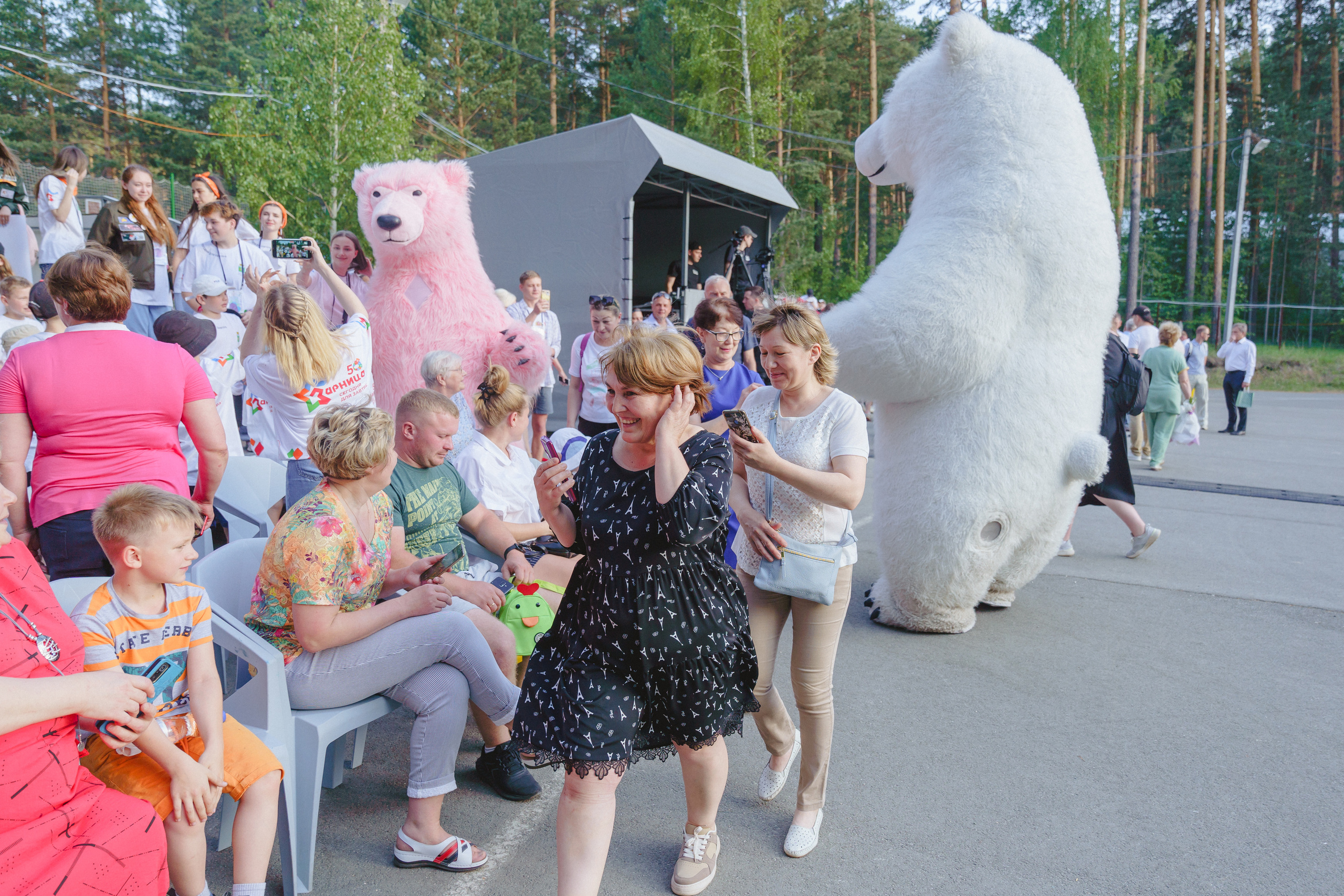 Юбилей БМАУ ДЗОЛ «Зарница». Фотограф в детский сад в Екатеринбурге, выпускные альбомы Юлия Умерова