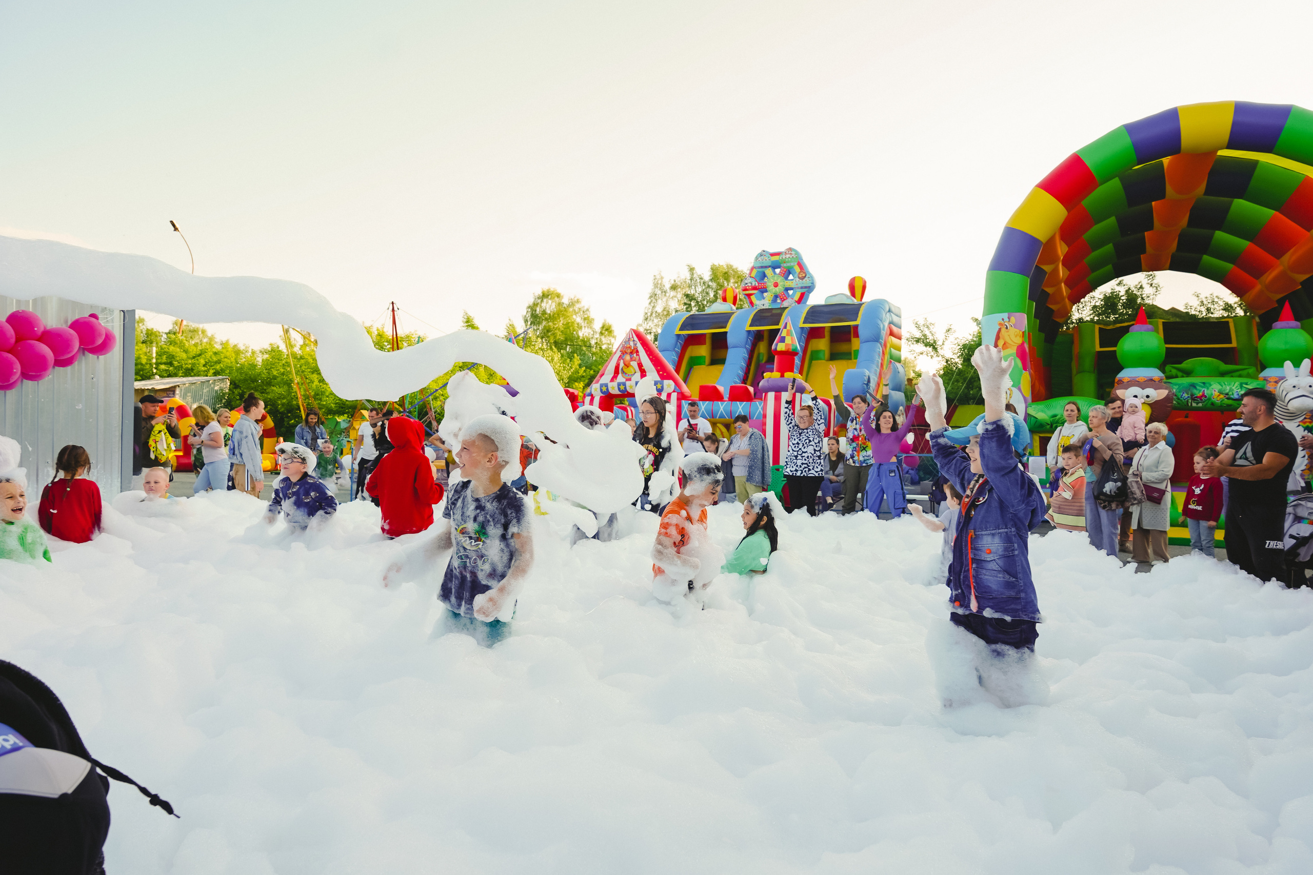 Открытие парка аттракционов «Галактика развлечений». Фотограф в детский сад в Екатеринбурге, выпускные альбомы Юлия Умерова