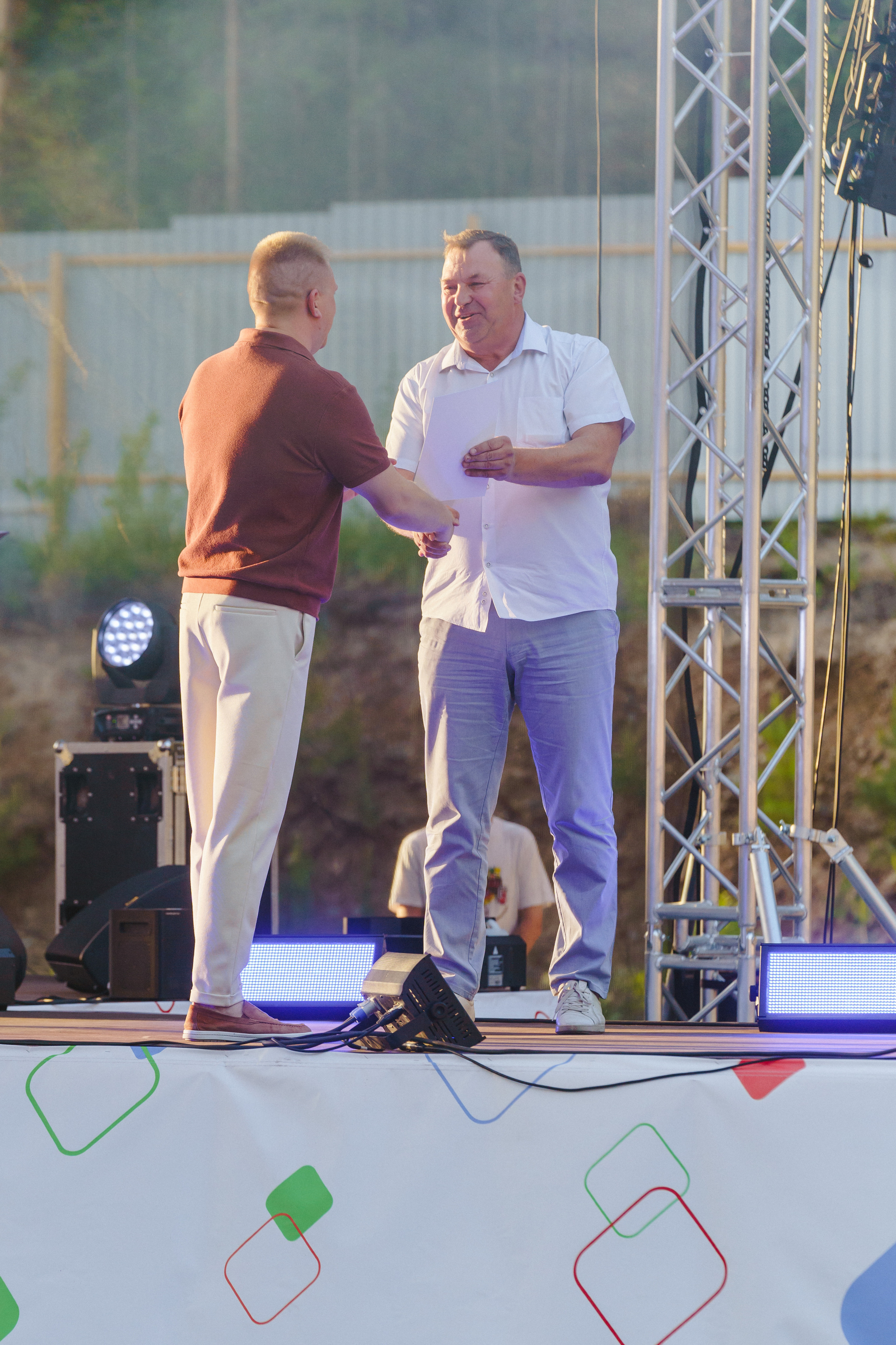 Юбилей БМАУ ДЗОЛ «Зарница». Фотограф в детский сад в Екатеринбурге, выпускные альбомы Юлия Умерова