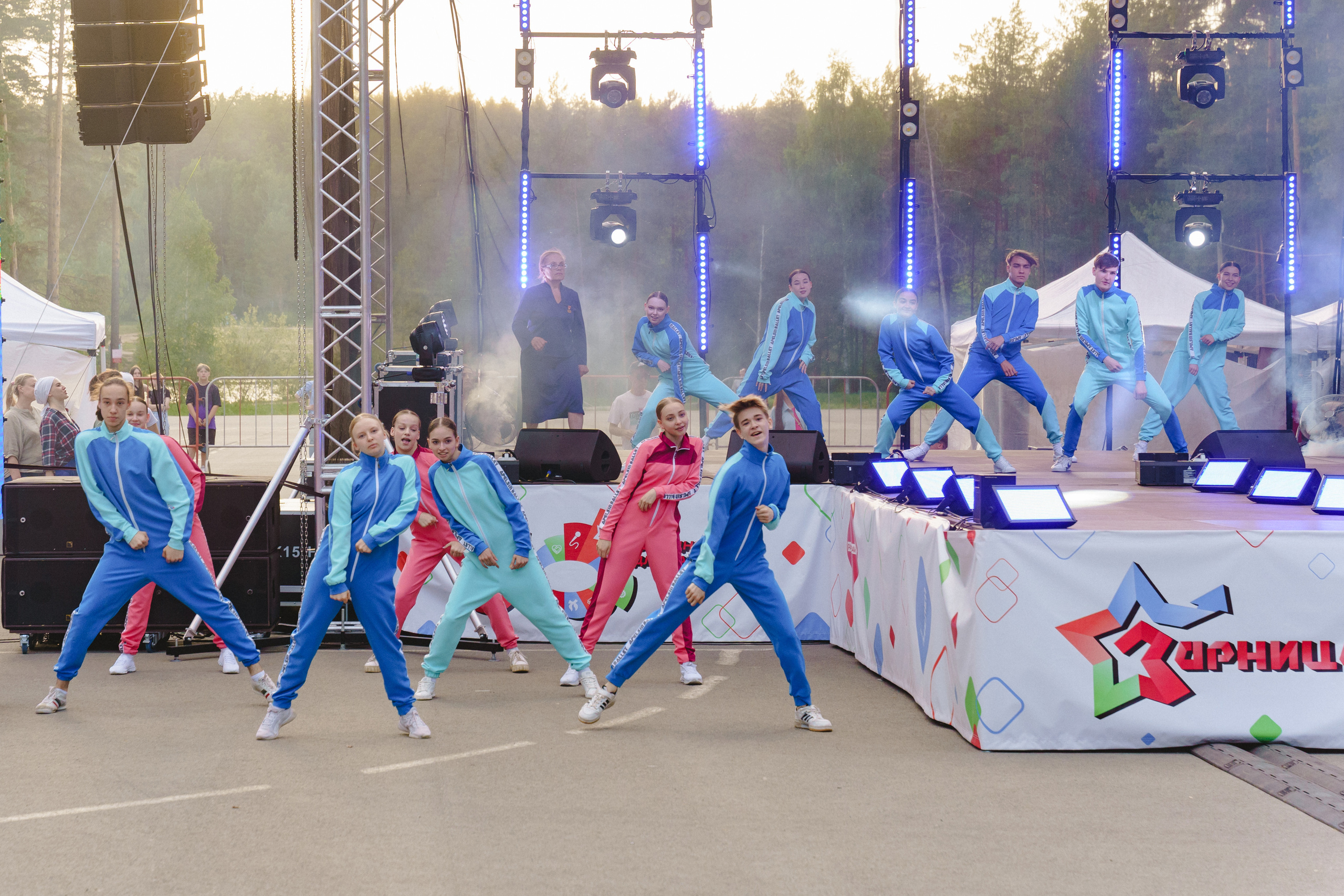 Юбилей БМАУ ДЗОЛ «Зарница». Фотограф в детский сад в Екатеринбурге, выпускные альбомы Юлия Умерова