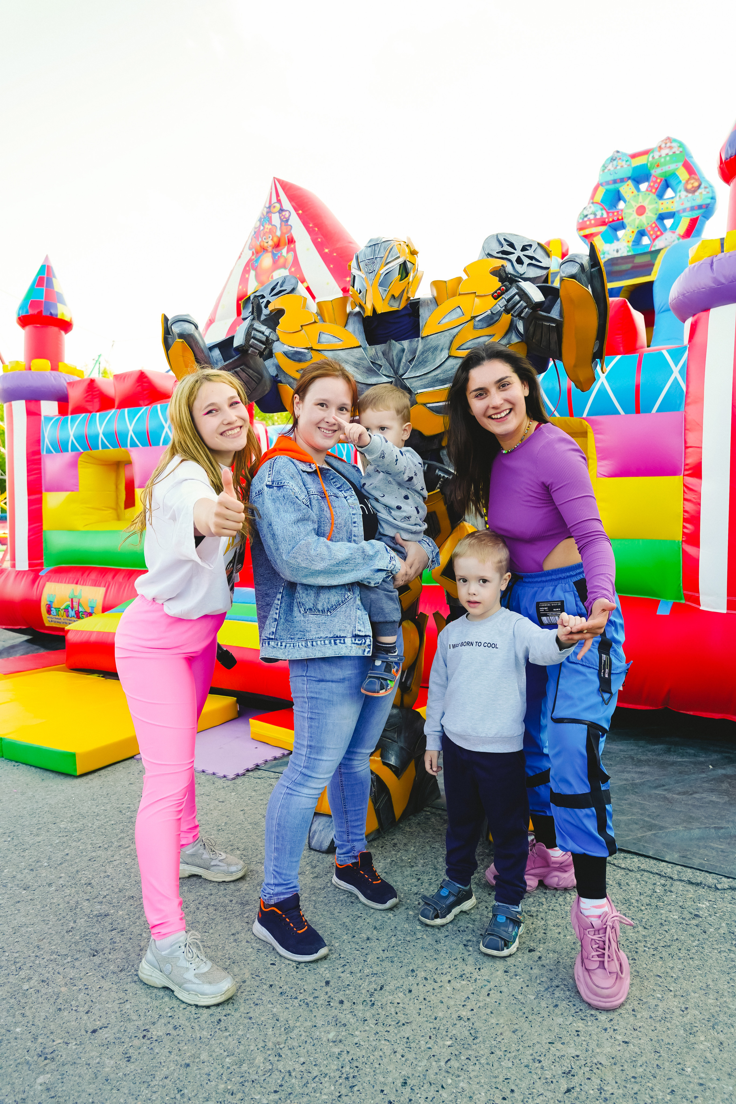 Открытие парка аттракционов «Галактика развлечений». Фотограф в детский сад в Екатеринбурге, выпускные альбомы Юлия Умерова
