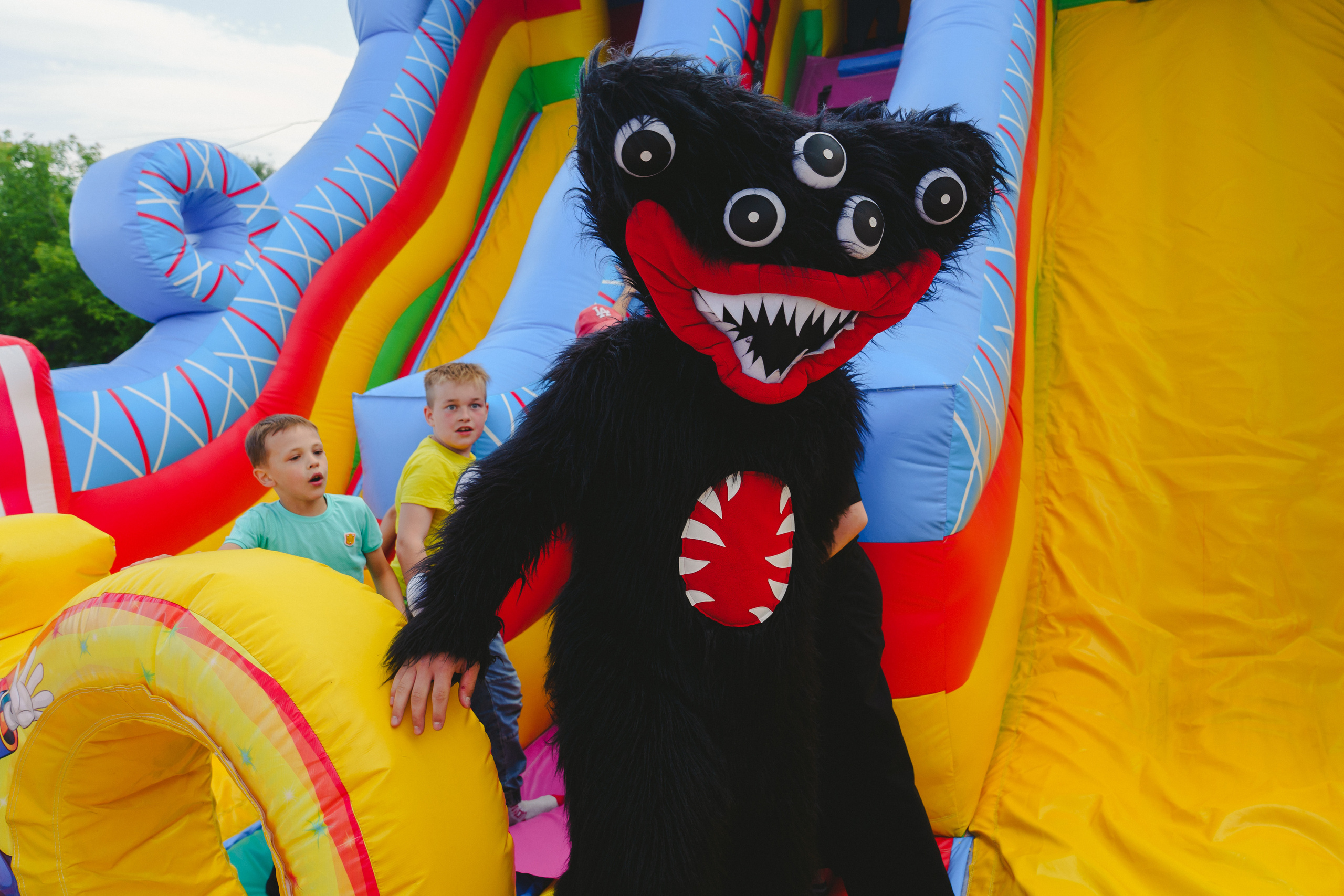 Открытие парка аттракционов «Галактика развлечений». Фотограф в детский сад в Екатеринбурге, выпускные альбомы Юлия Умерова