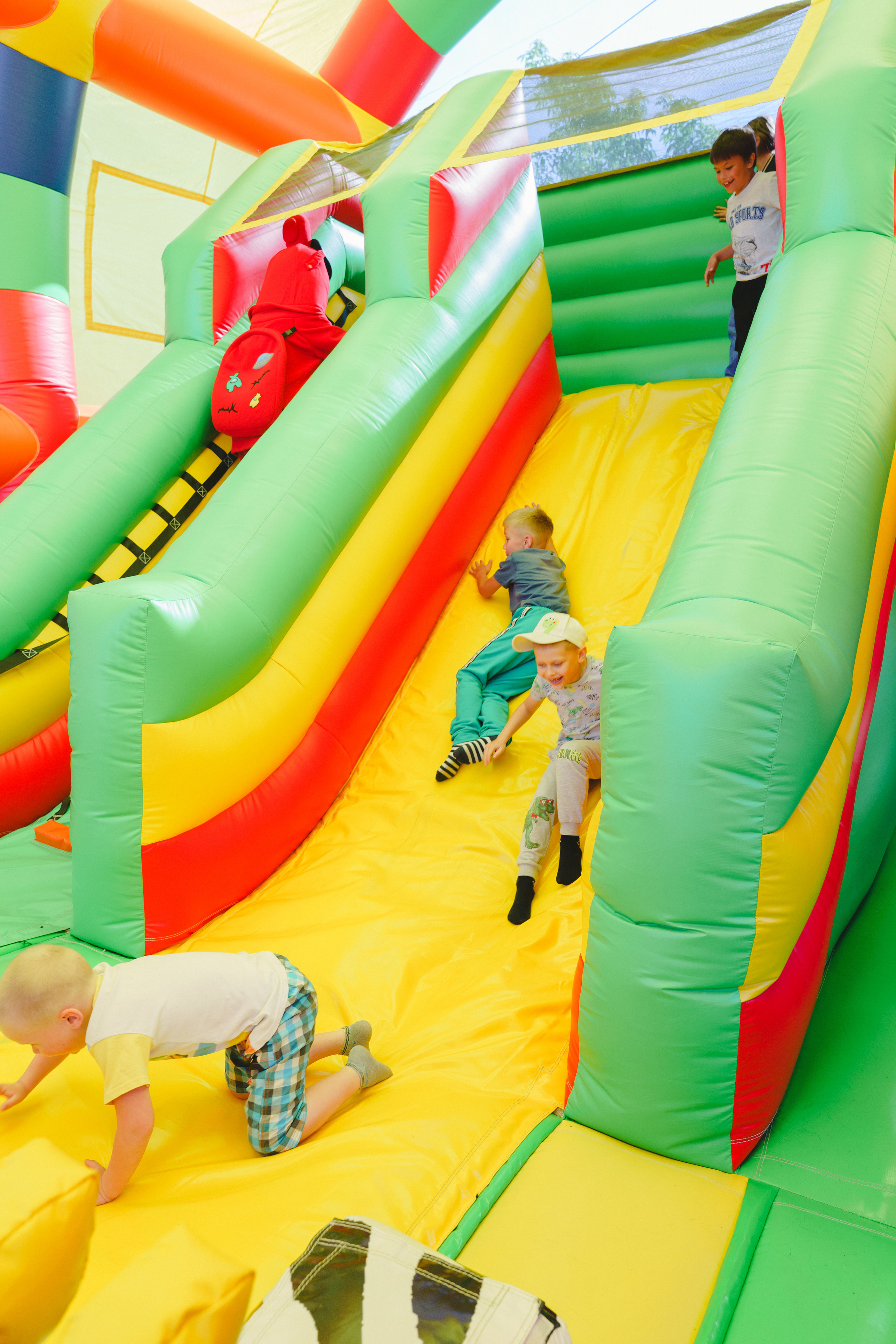 Открытие парка аттракционов «Галактика развлечений». Фотограф в детский сад в Екатеринбурге, выпускные альбомы Юлия Умерова