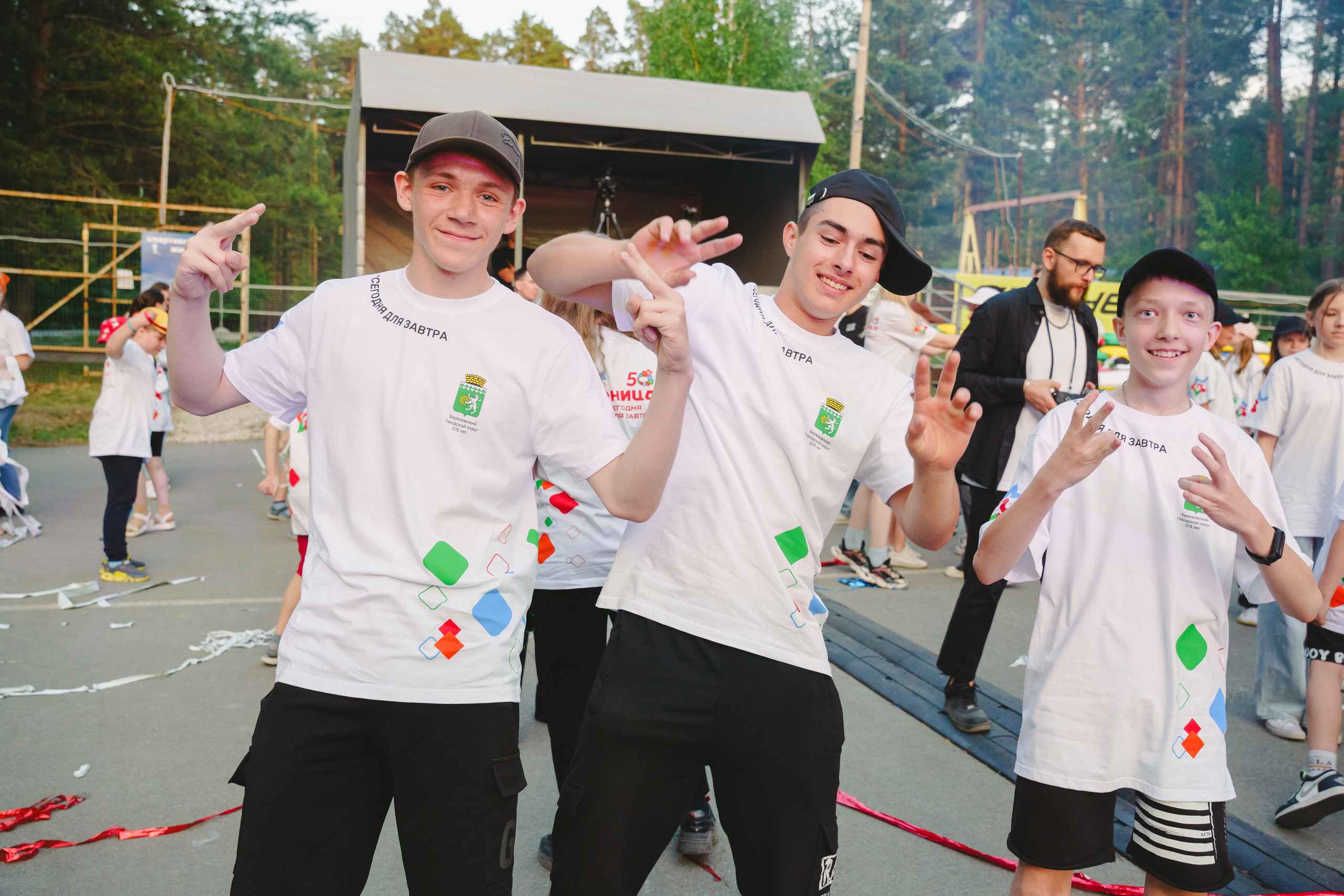 Юбилей БМАУ ДЗОЛ «Зарница». Фотограф в детский сад в Екатеринбурге, выпускные альбомы Юлия Умерова