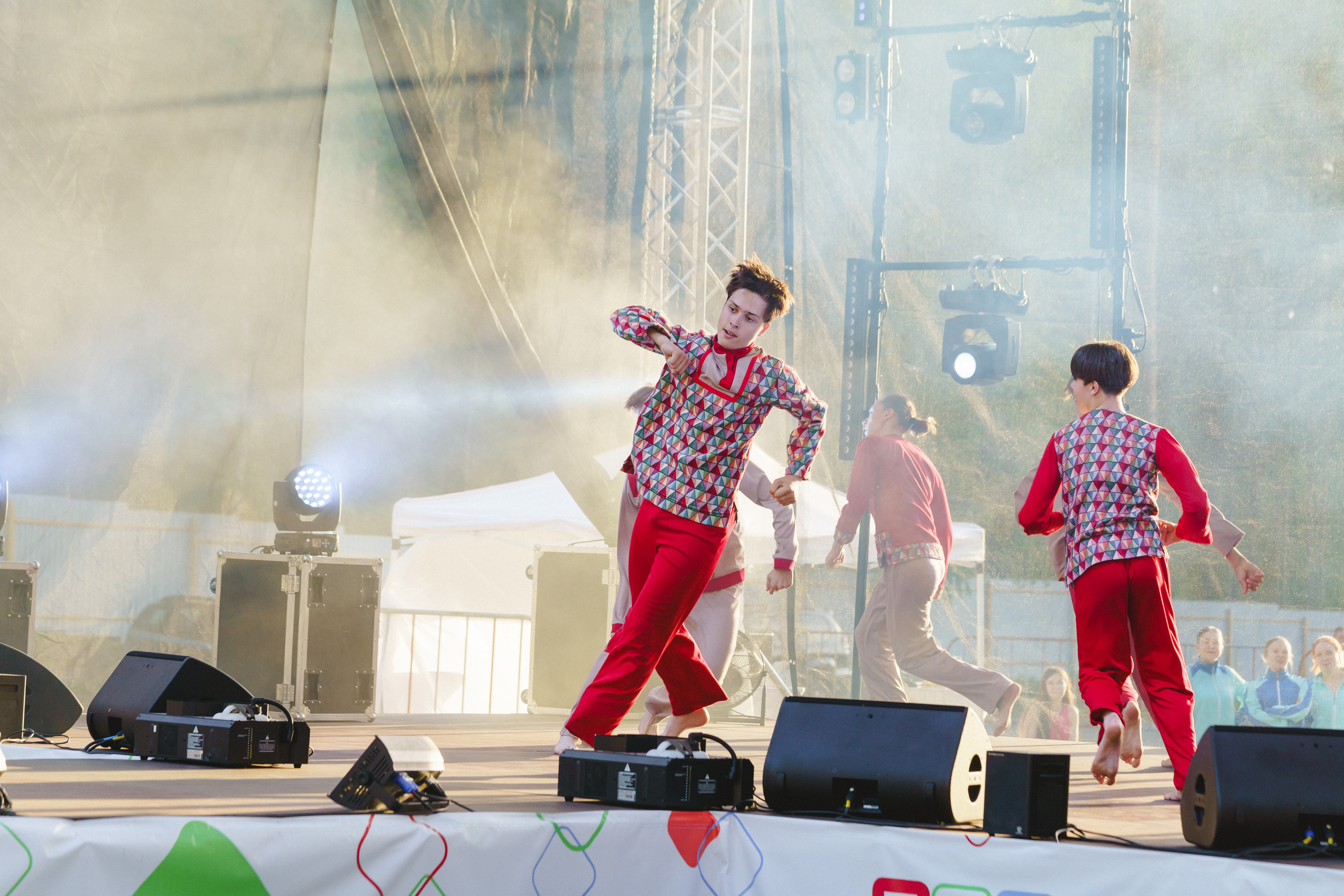 Юбилей БМАУ ДЗОЛ «Зарница». Фотограф в детский сад в Екатеринбурге, выпускные альбомы Юлия Умерова