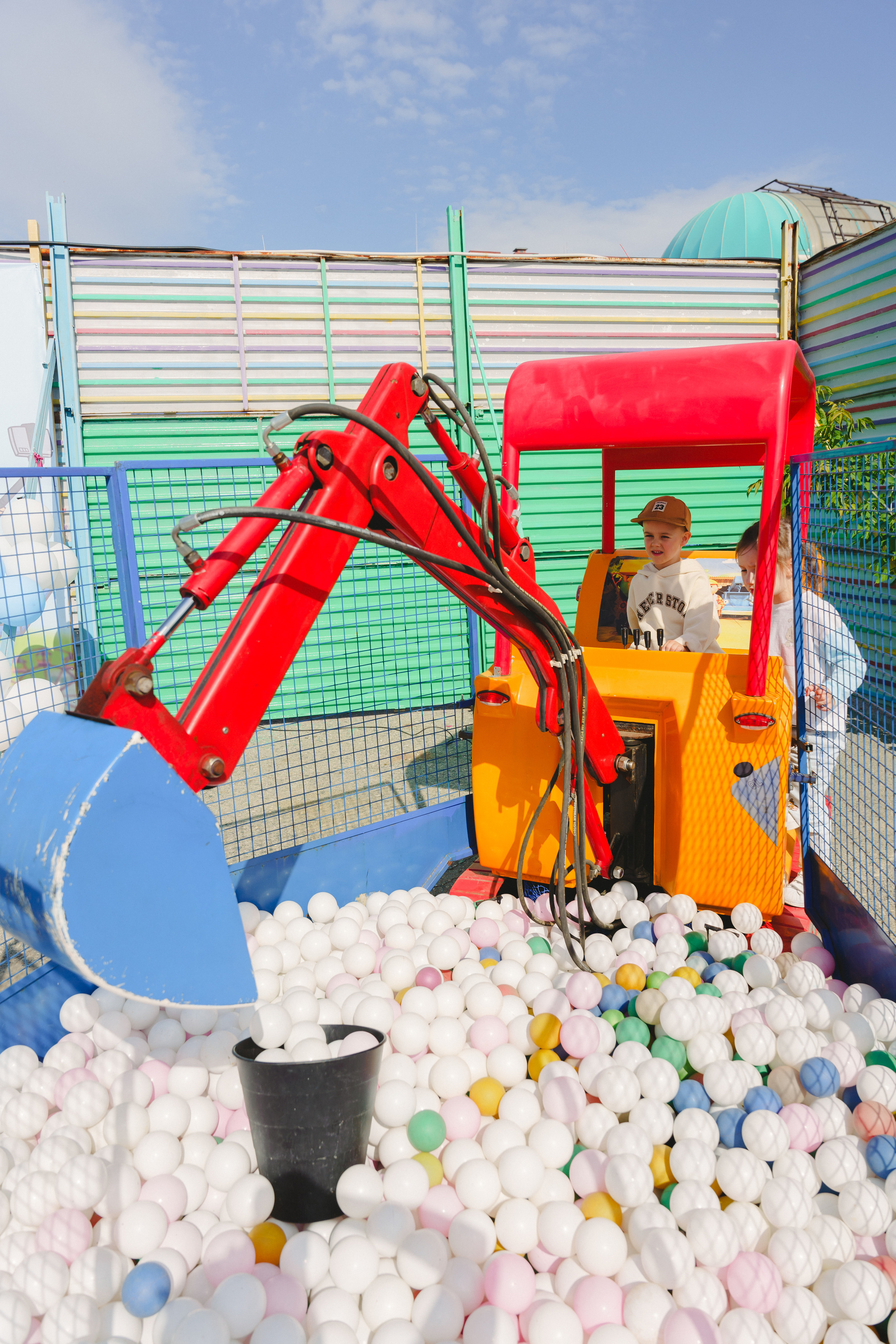 Открытие парка аттракционов «Галактика развлечений». Фотограф в детский сад в Екатеринбурге, выпускные альбомы Юлия Умерова