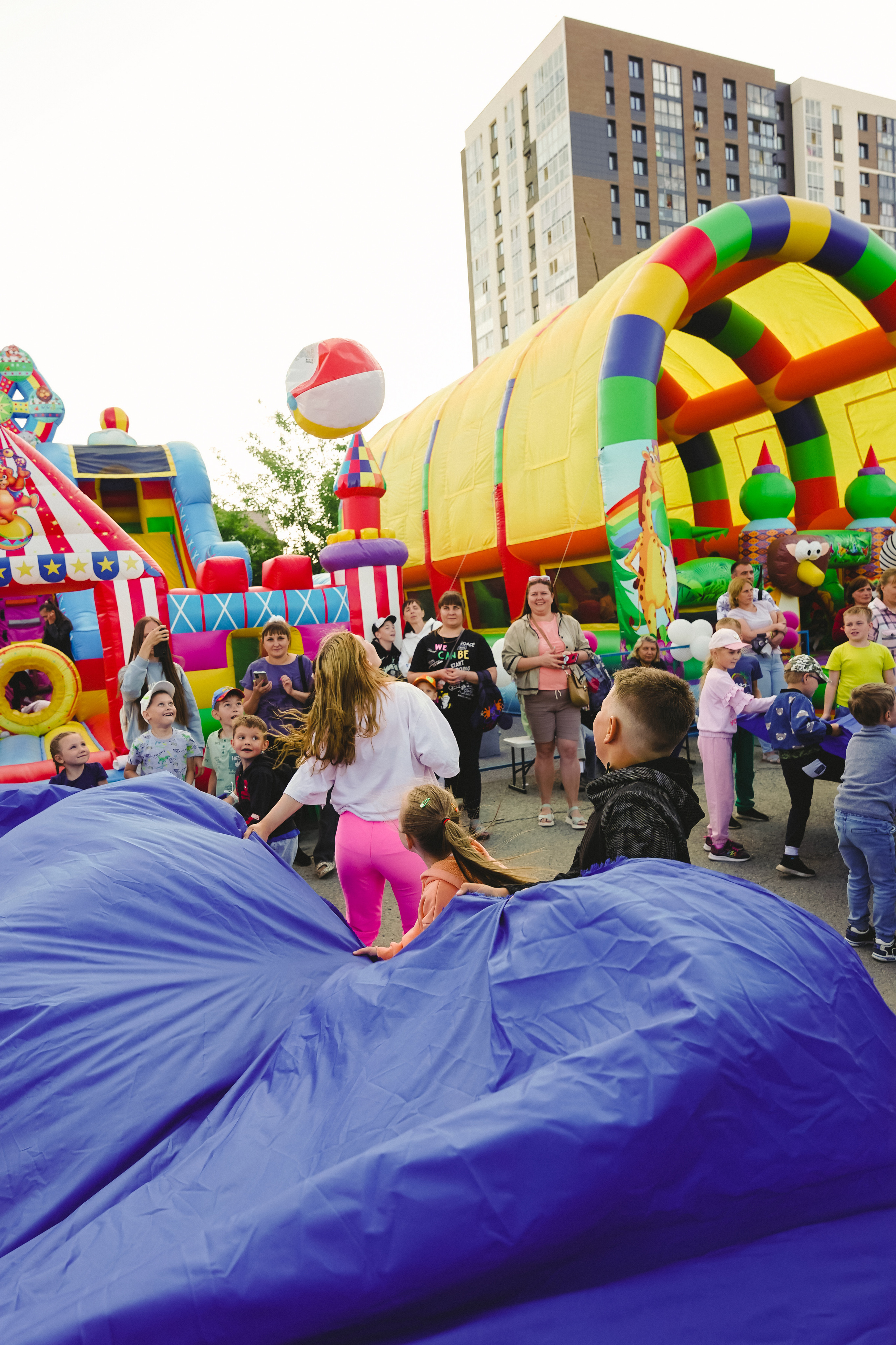 Открытие парка аттракционов «Галактика развлечений». Фотограф в детский сад в Екатеринбурге, выпускные альбомы Юлия Умерова