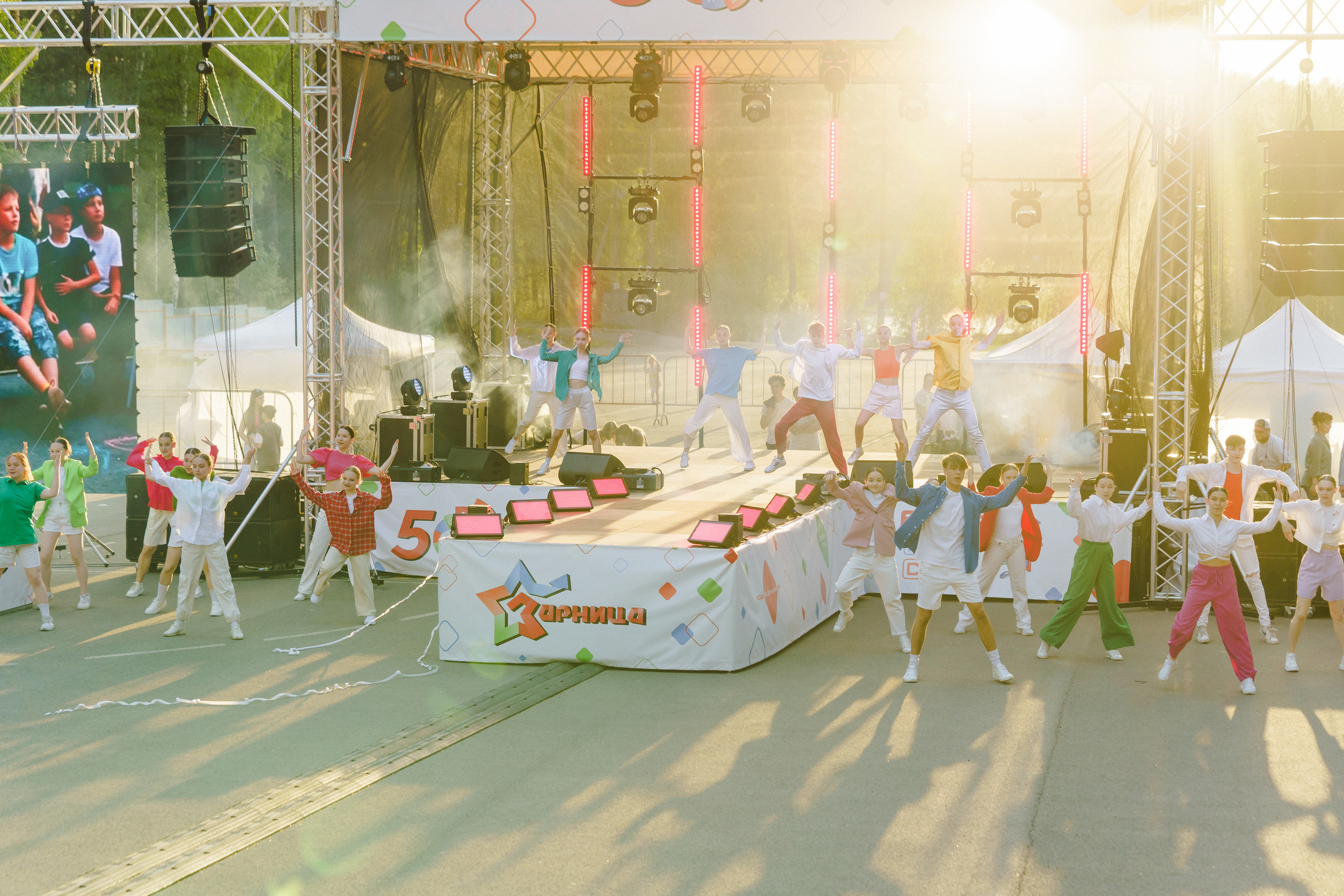 Юбилей БМАУ ДЗОЛ «Зарница». Фотограф в детский сад в Екатеринбурге, выпускные альбомы Юлия Умерова