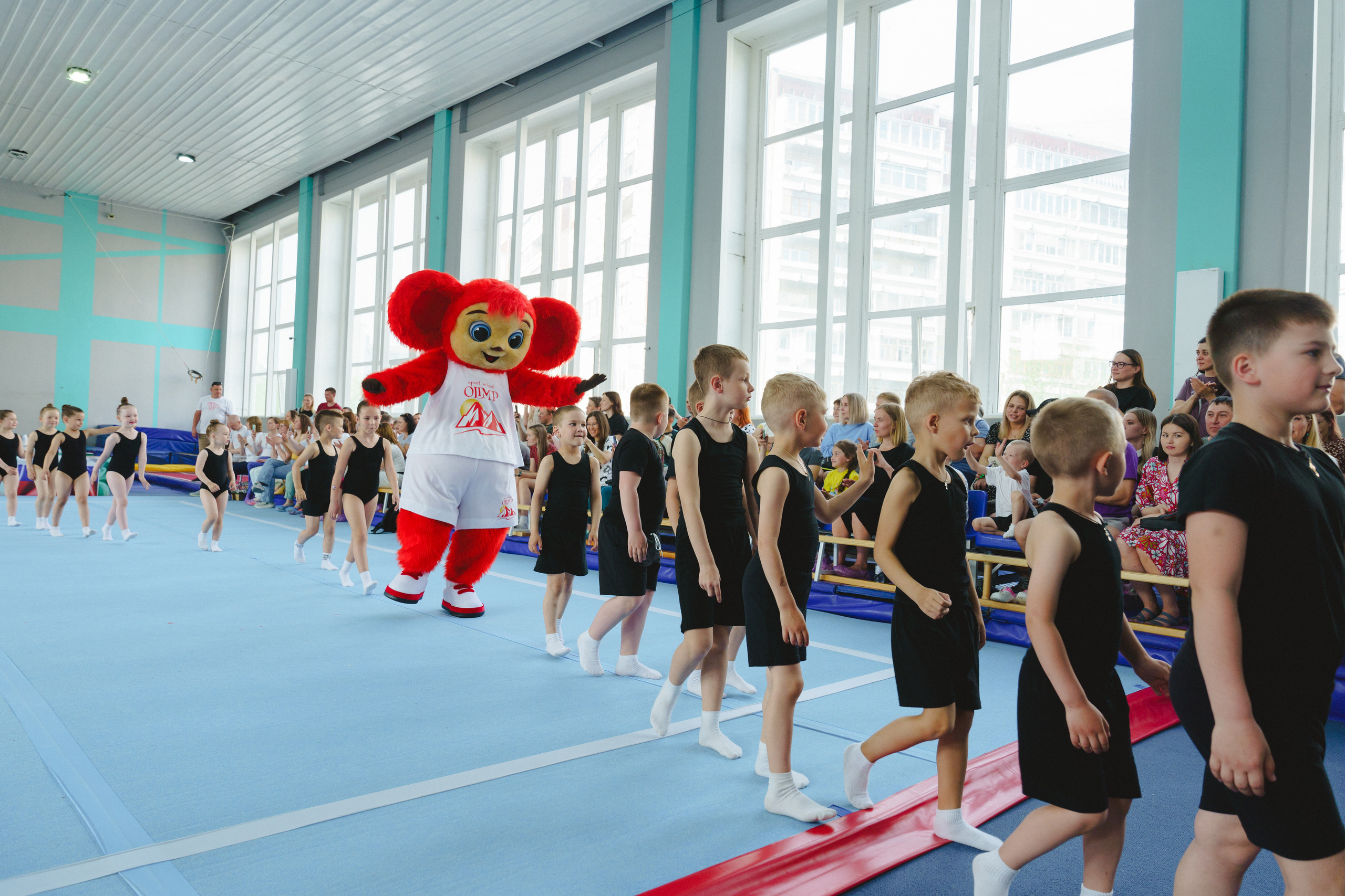 Межрегиональные соревнования по спортивной акробатике «Киндер Сюрприз». Фотограф в детский сад в Екатеринбурге, выпускные альбомы Юлия Умерова