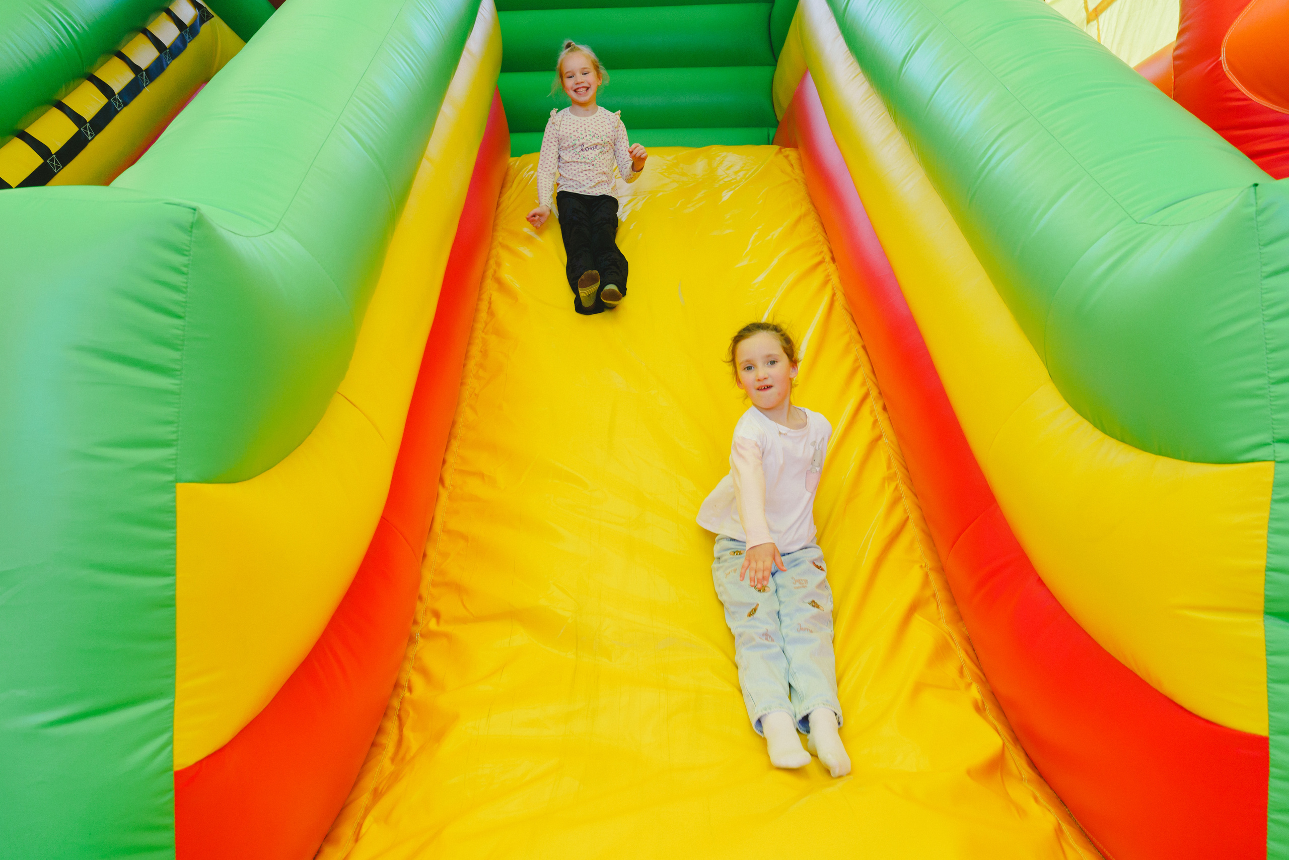 Открытие парка аттракционов «Галактика развлечений». Фотограф в детский сад в Екатеринбурге, выпускные альбомы Юлия Умерова