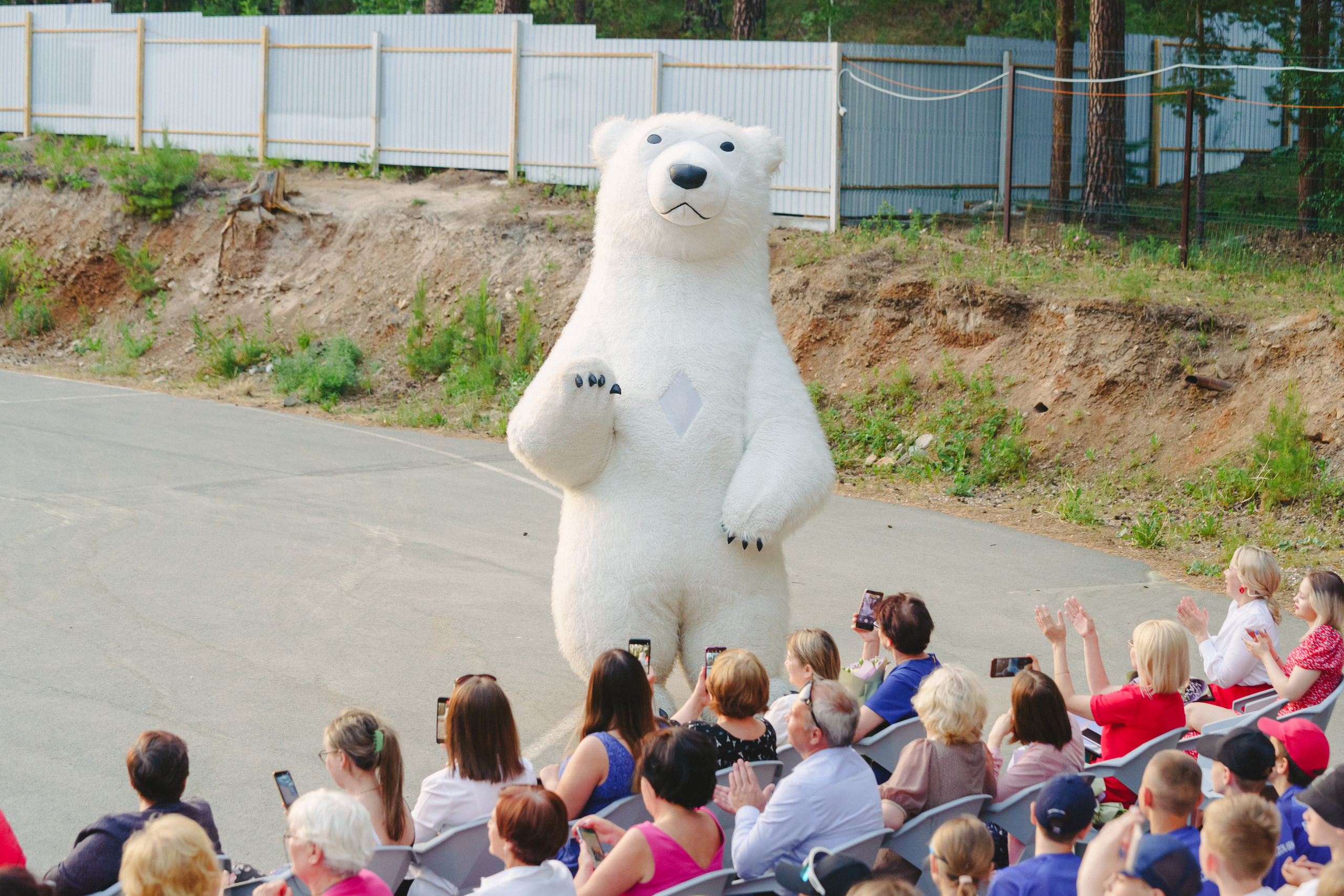 Юбилей БМАУ ДЗОЛ «Зарница». Фотограф в детский сад в Екатеринбурге, выпускные альбомы Юлия Умерова