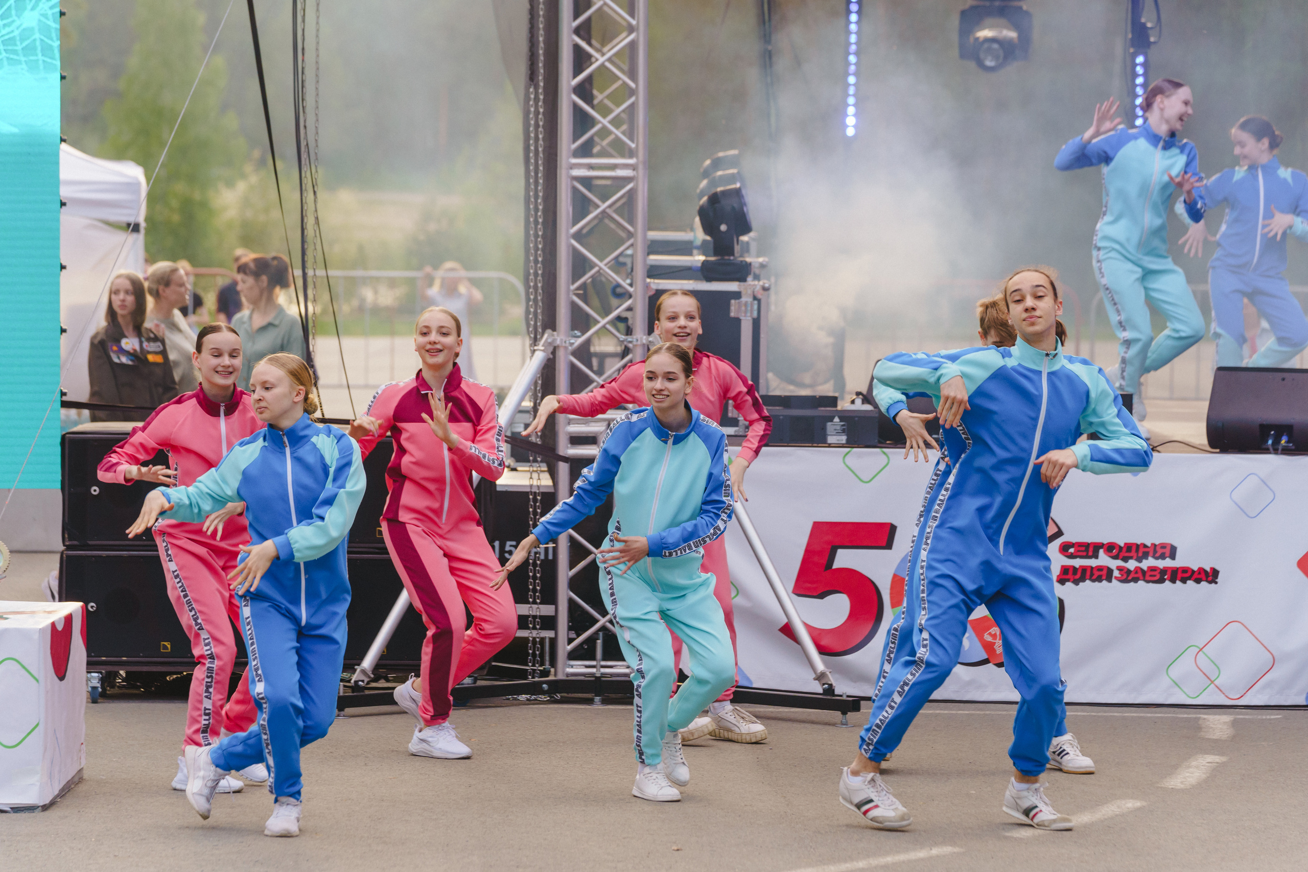 Юбилей БМАУ ДЗОЛ «Зарница». Фотограф в детский сад в Екатеринбурге, выпускные альбомы Юлия Умерова