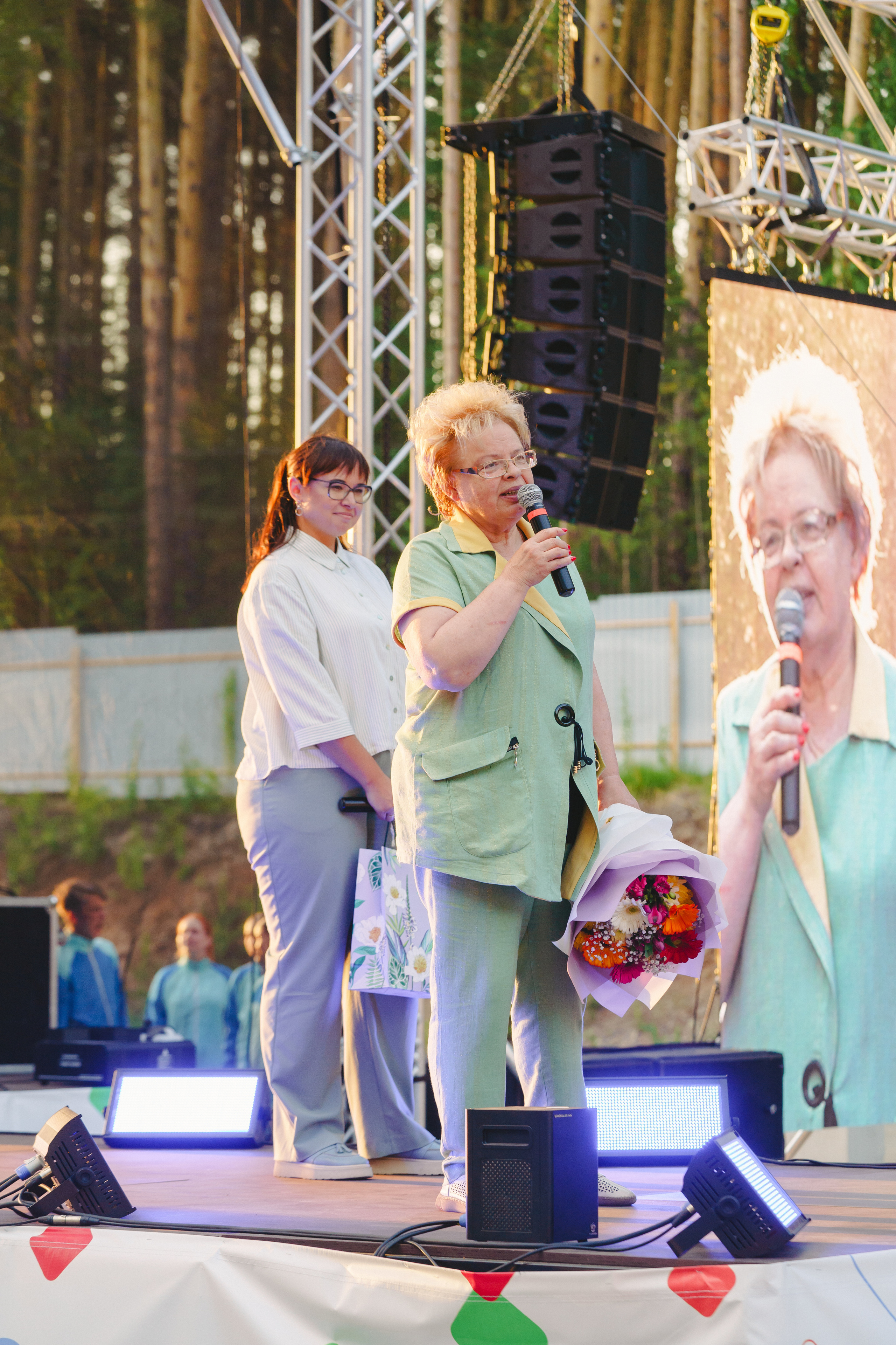 Юбилей БМАУ ДЗОЛ «Зарница». Фотограф в детский сад в Екатеринбурге, выпускные альбомы Юлия Умерова