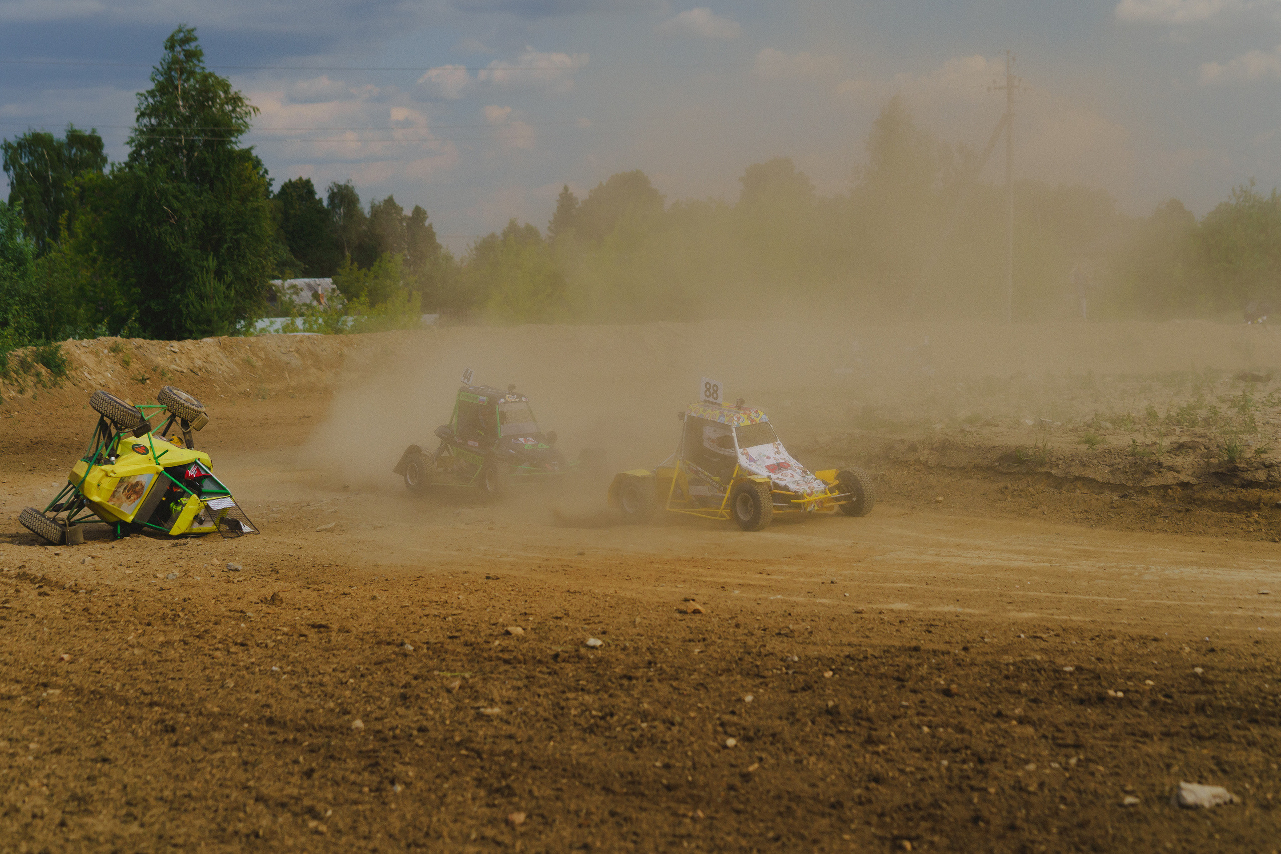 Автокросс Березовский. Фотограф Камиль Умеров. Фотограф в детский сад в Екатеринбурге, выпускные альбомы Юлия Умерова