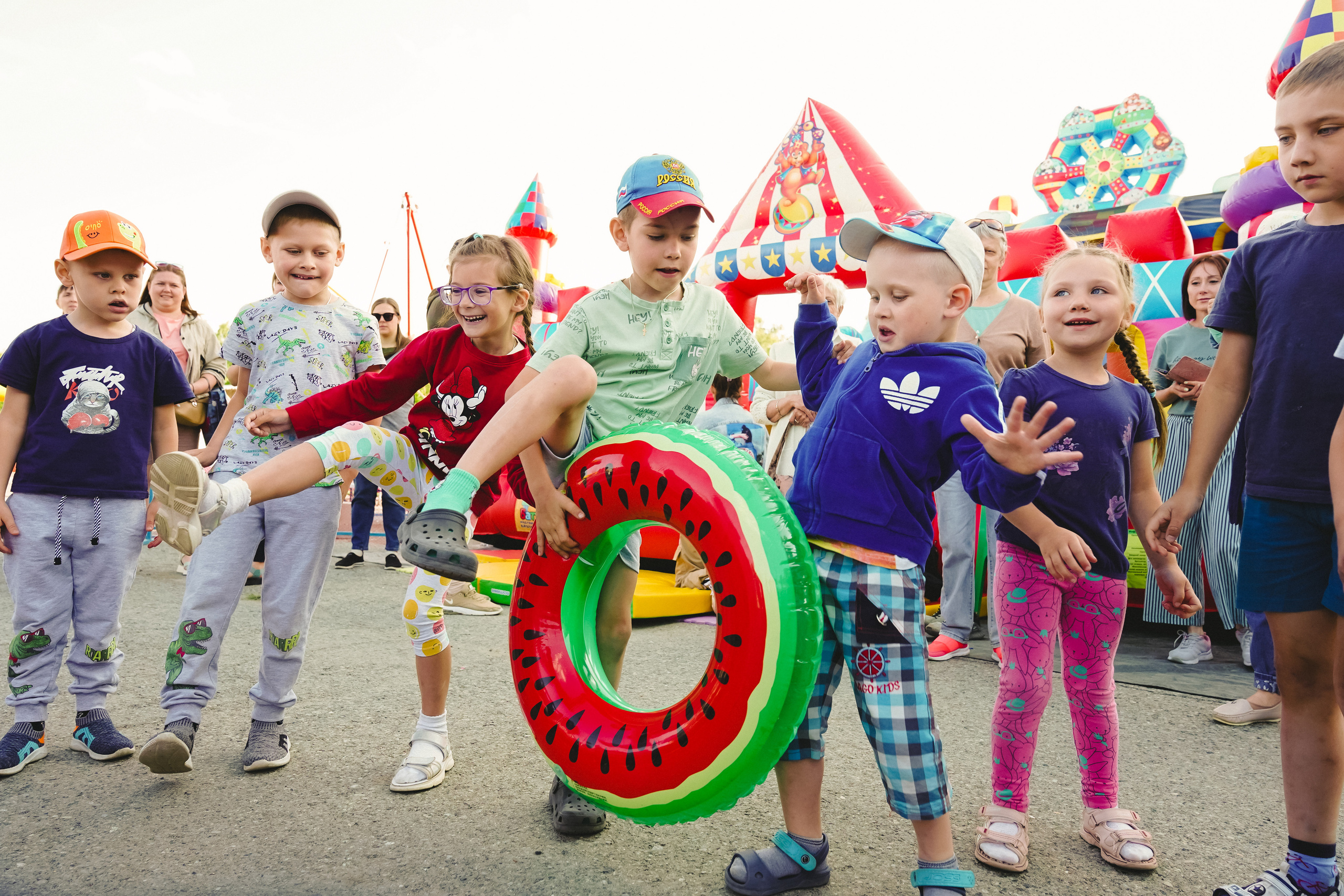 Открытие парка аттракционов «Галактика развлечений». Фотограф в детский сад в Екатеринбурге, выпускные альбомы Юлия Умерова