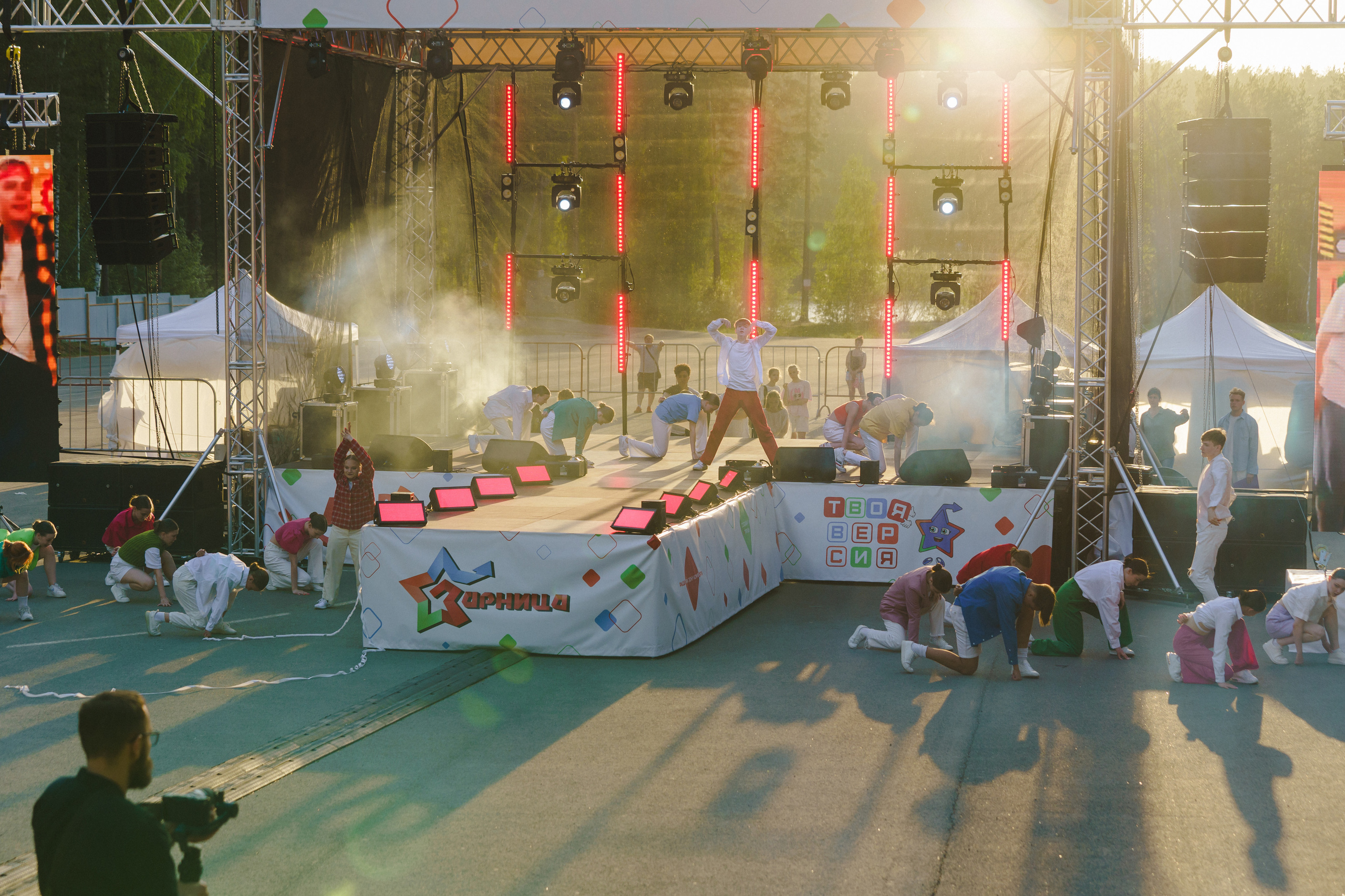 Юбилей БМАУ ДЗОЛ «Зарница». Фотограф в детский сад в Екатеринбурге, выпускные альбомы Юлия Умерова