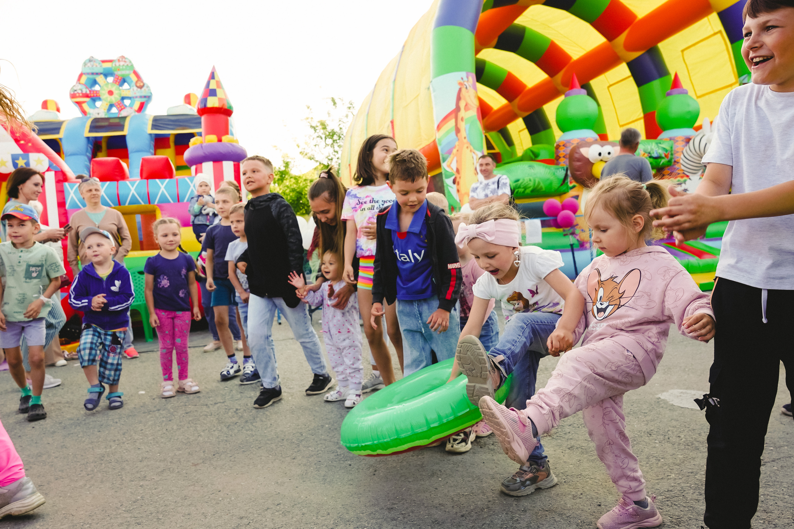 Открытие парка аттракционов «Галактика развлечений». Фотограф в детский сад в Екатеринбурге, выпускные альбомы Юлия Умерова
