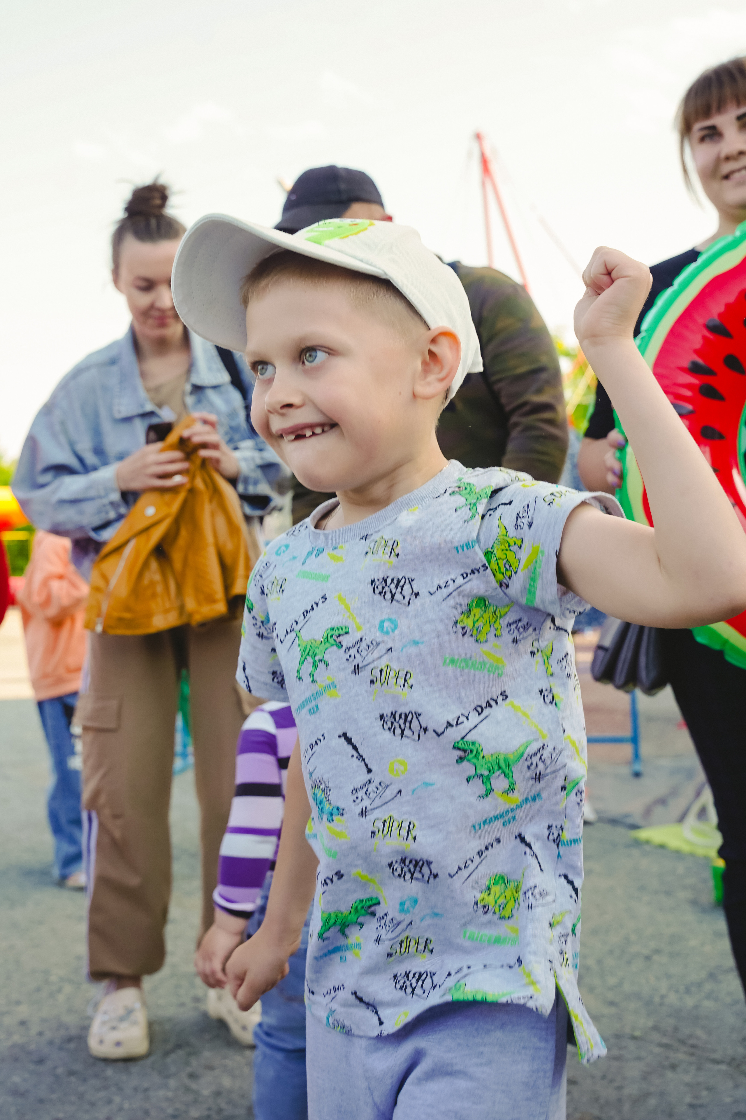 Открытие парка аттракционов «Галактика развлечений». Фотограф в детский сад в Екатеринбурге, выпускные альбомы Юлия Умерова
