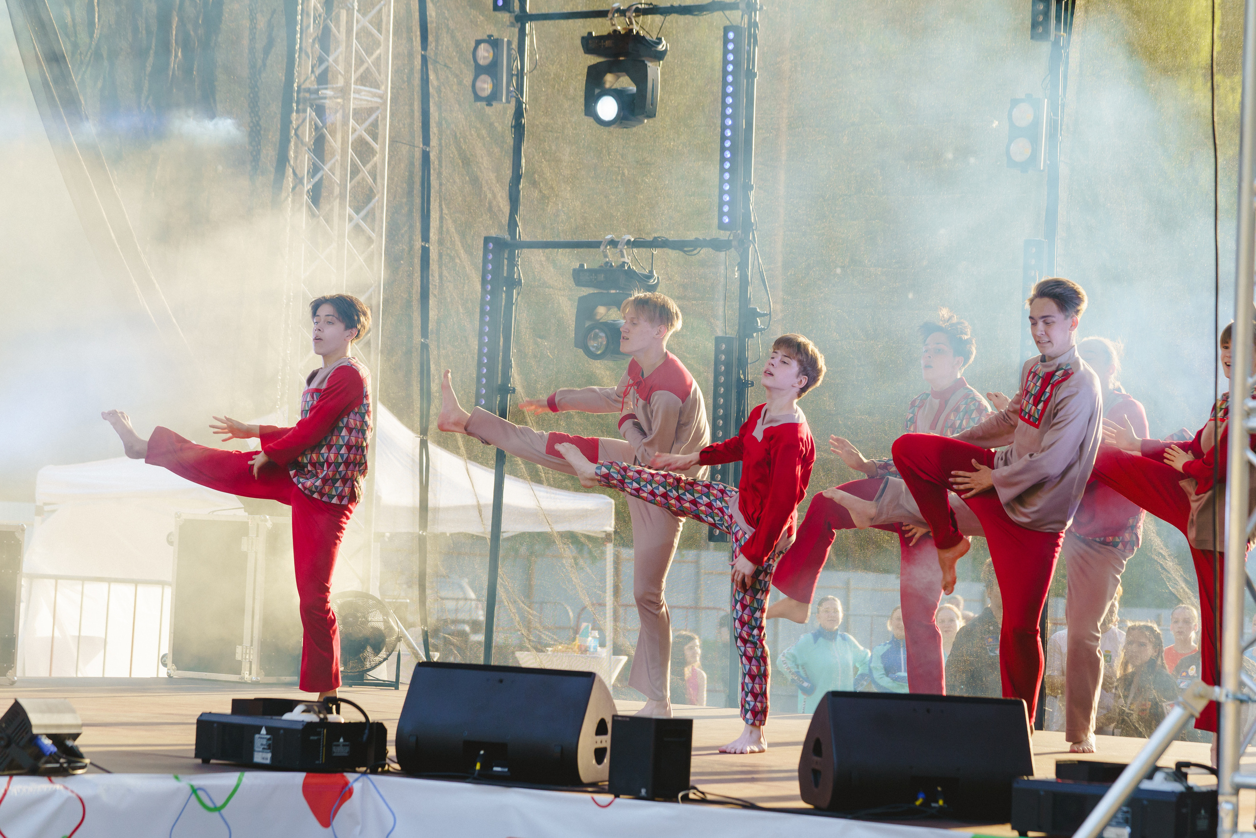 Юбилей БМАУ ДЗОЛ «Зарница». Фотограф в детский сад в Екатеринбурге, выпускные альбомы Юлия Умерова