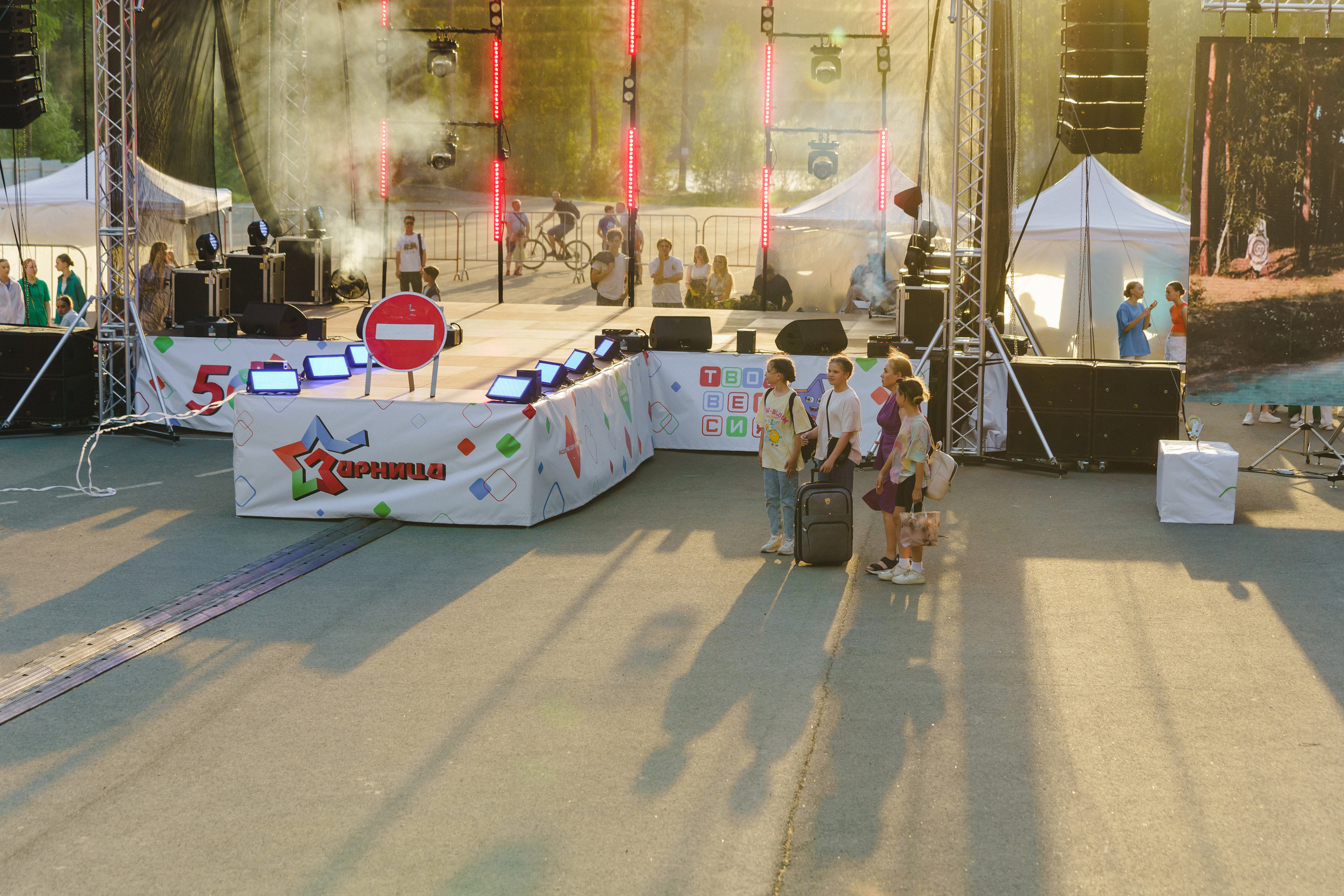 Юбилей БМАУ ДЗОЛ «Зарница». Фотограф в детский сад в Екатеринбурге, выпускные альбомы Юлия Умерова