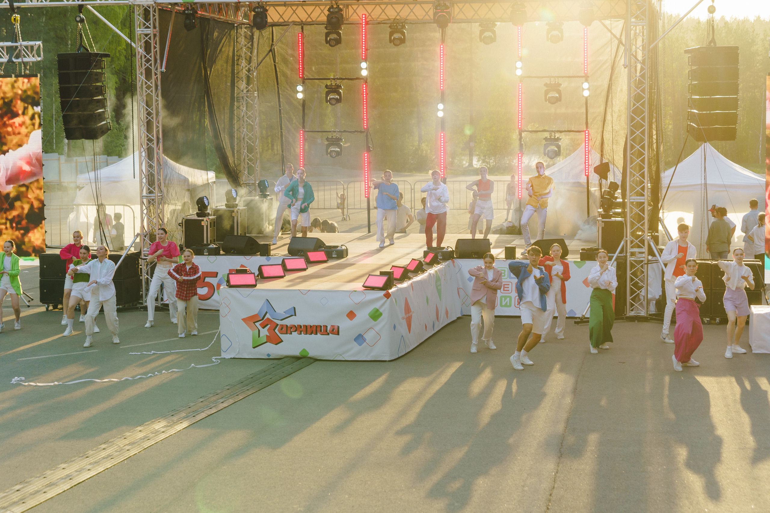 Юбилей БМАУ ДЗОЛ «Зарница». Фотограф в детский сад в Екатеринбурге, выпускные альбомы Юлия Умерова