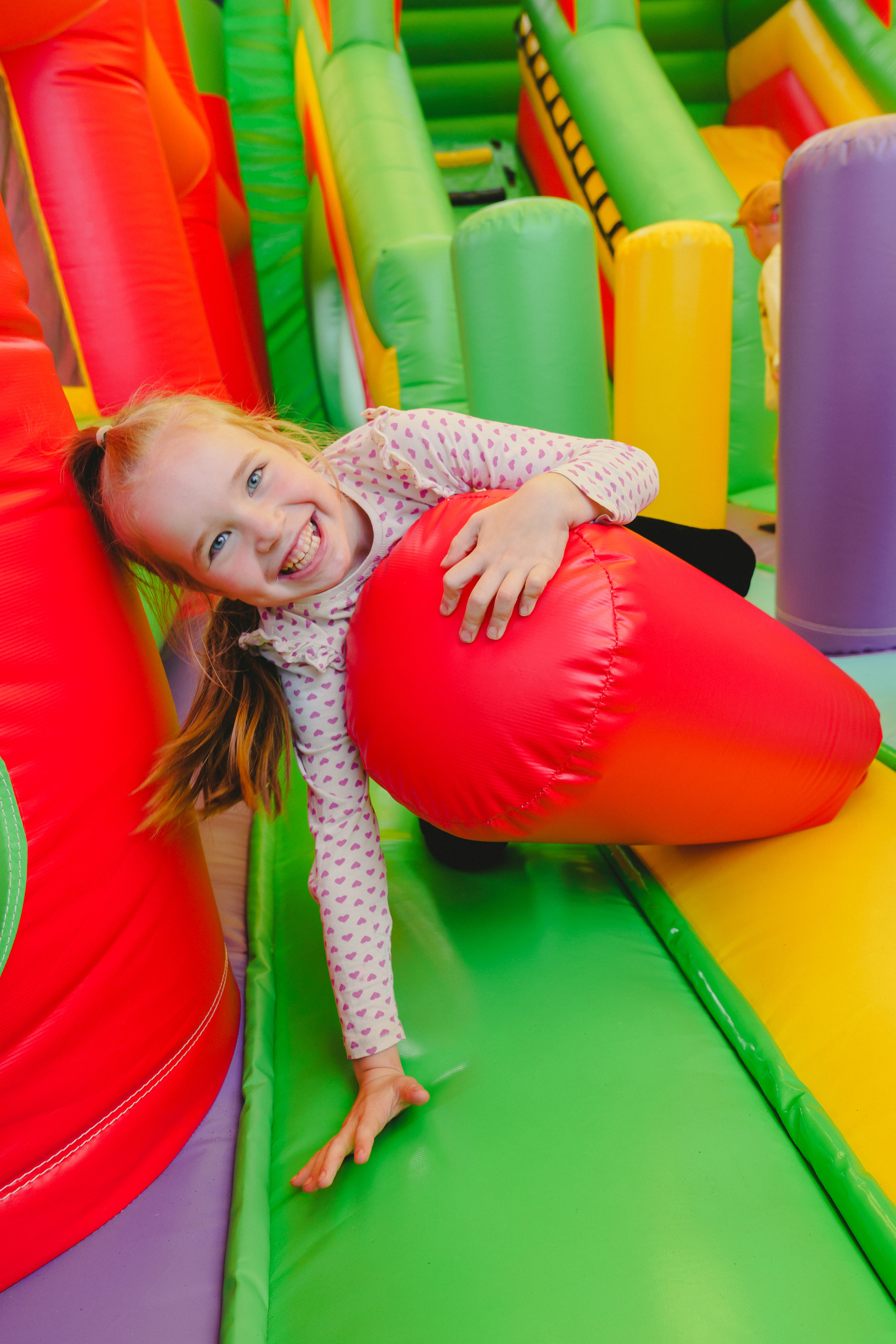Открытие парка аттракционов «Галактика развлечений». Фотограф в детский сад в Екатеринбурге, выпускные альбомы Юлия Умерова