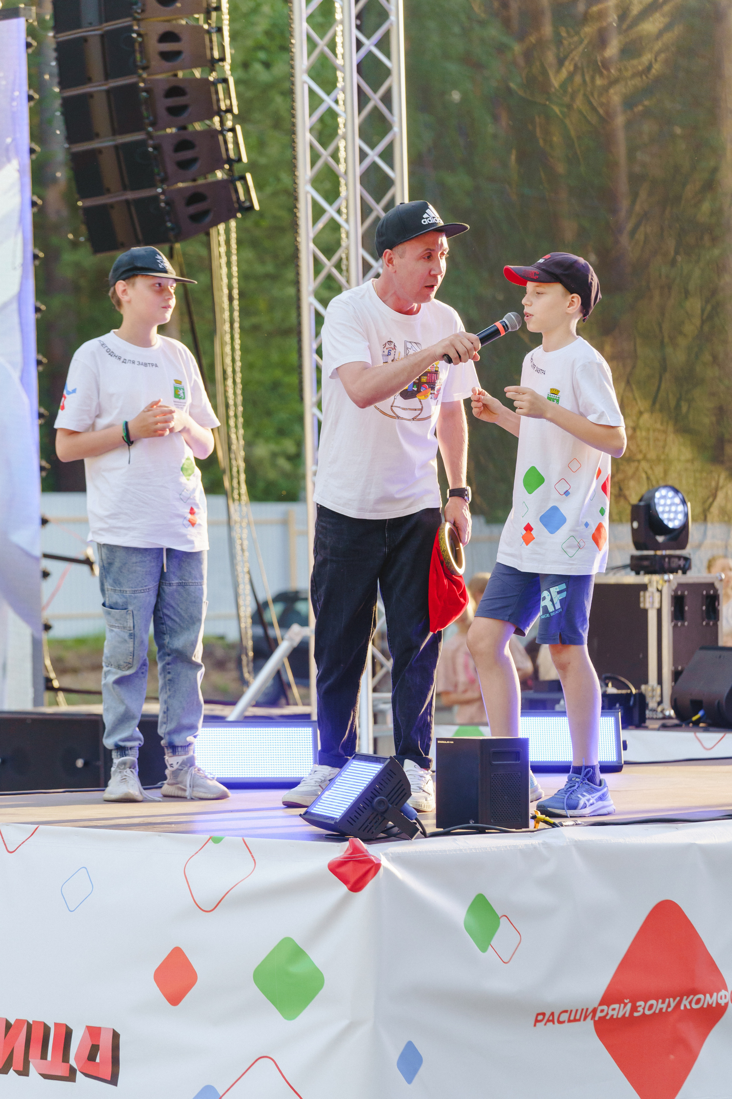 Юбилей БМАУ ДЗОЛ «Зарница». Фотограф в детский сад в Екатеринбурге, выпускные альбомы Юлия Умерова