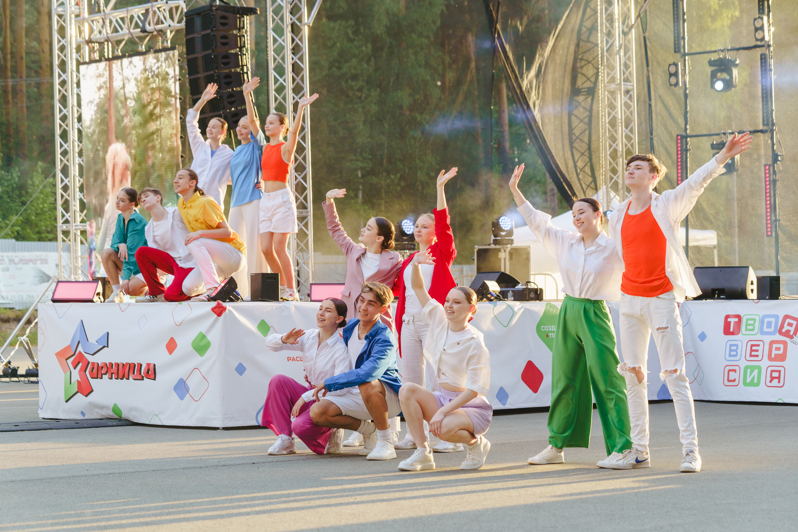 Юбилей БМАУ ДЗОЛ «Зарница». Фотограф в детский сад в Екатеринбурге, выпускные альбомы Юлия Умерова