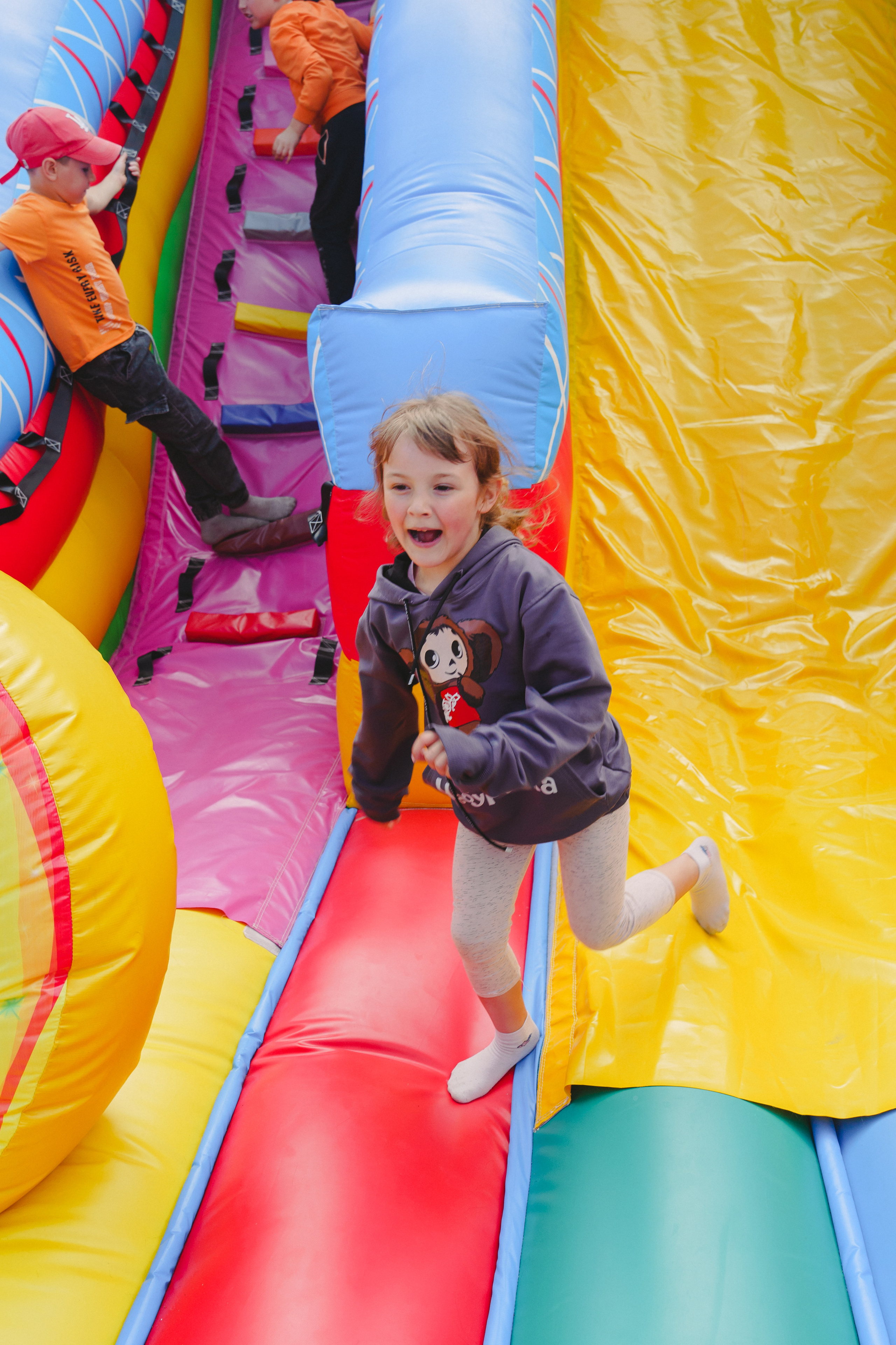 Открытие парка аттракционов «Галактика развлечений». Фотограф в детский сад в Екатеринбурге, выпускные альбомы Юлия Умерова