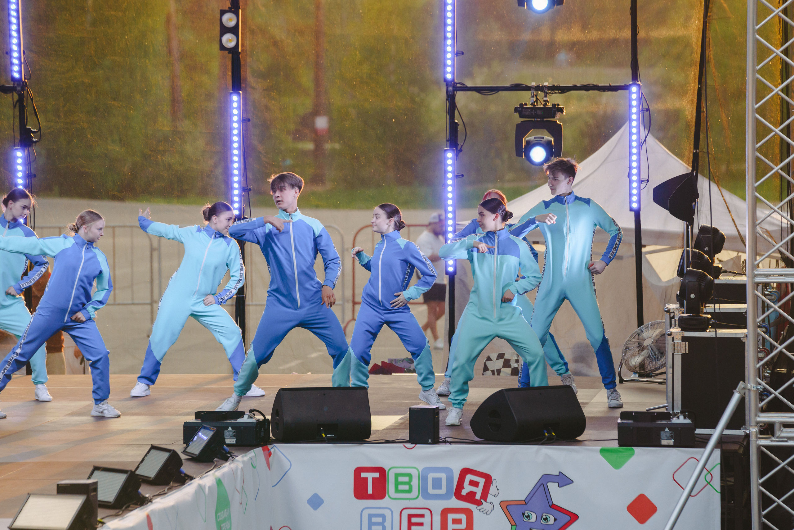 Юбилей БМАУ ДЗОЛ «Зарница». Фотограф в детский сад в Екатеринбурге, выпускные альбомы Юлия Умерова