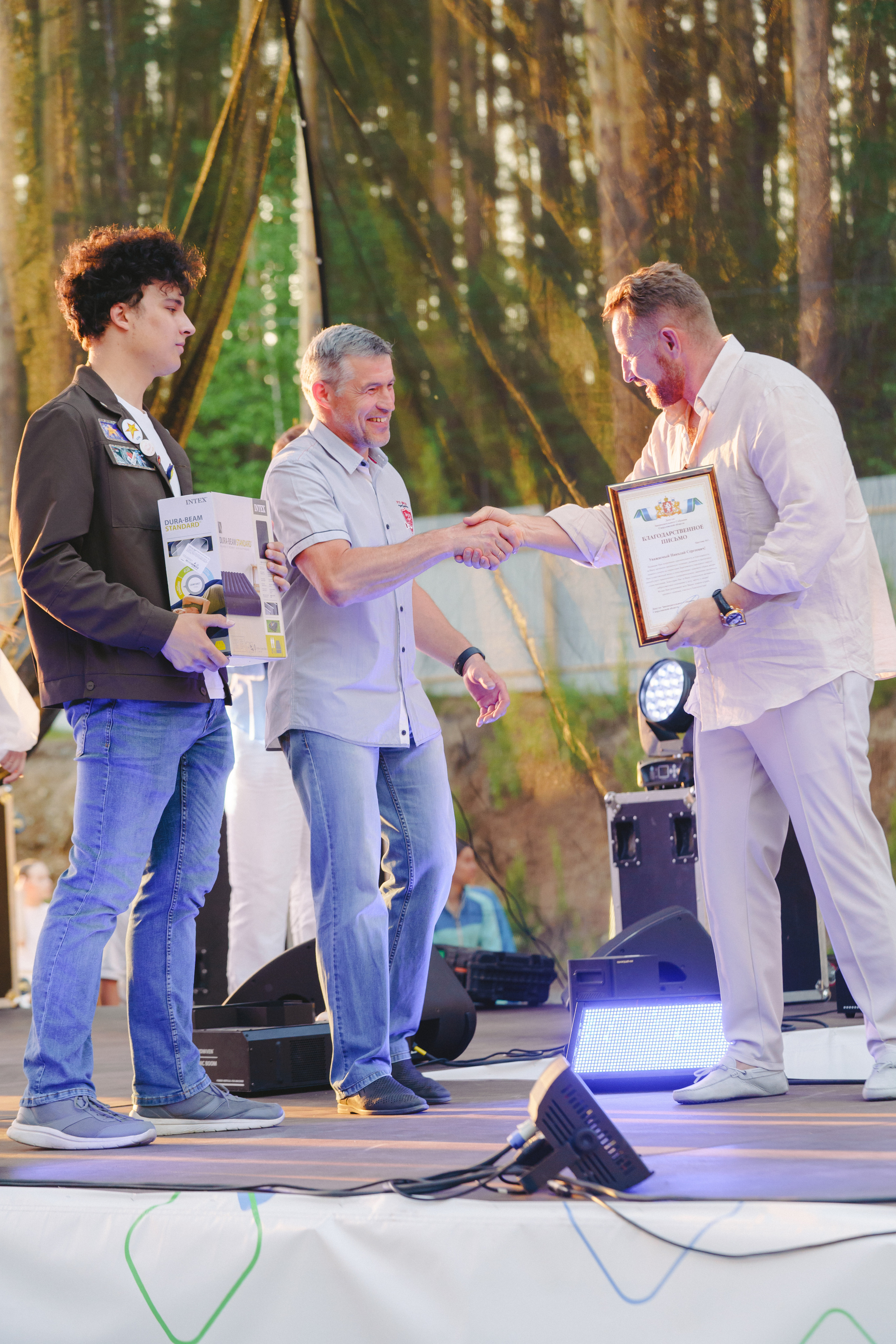 Юбилей БМАУ ДЗОЛ «Зарница». Фотограф в детский сад в Екатеринбурге, выпускные альбомы Юлия Умерова