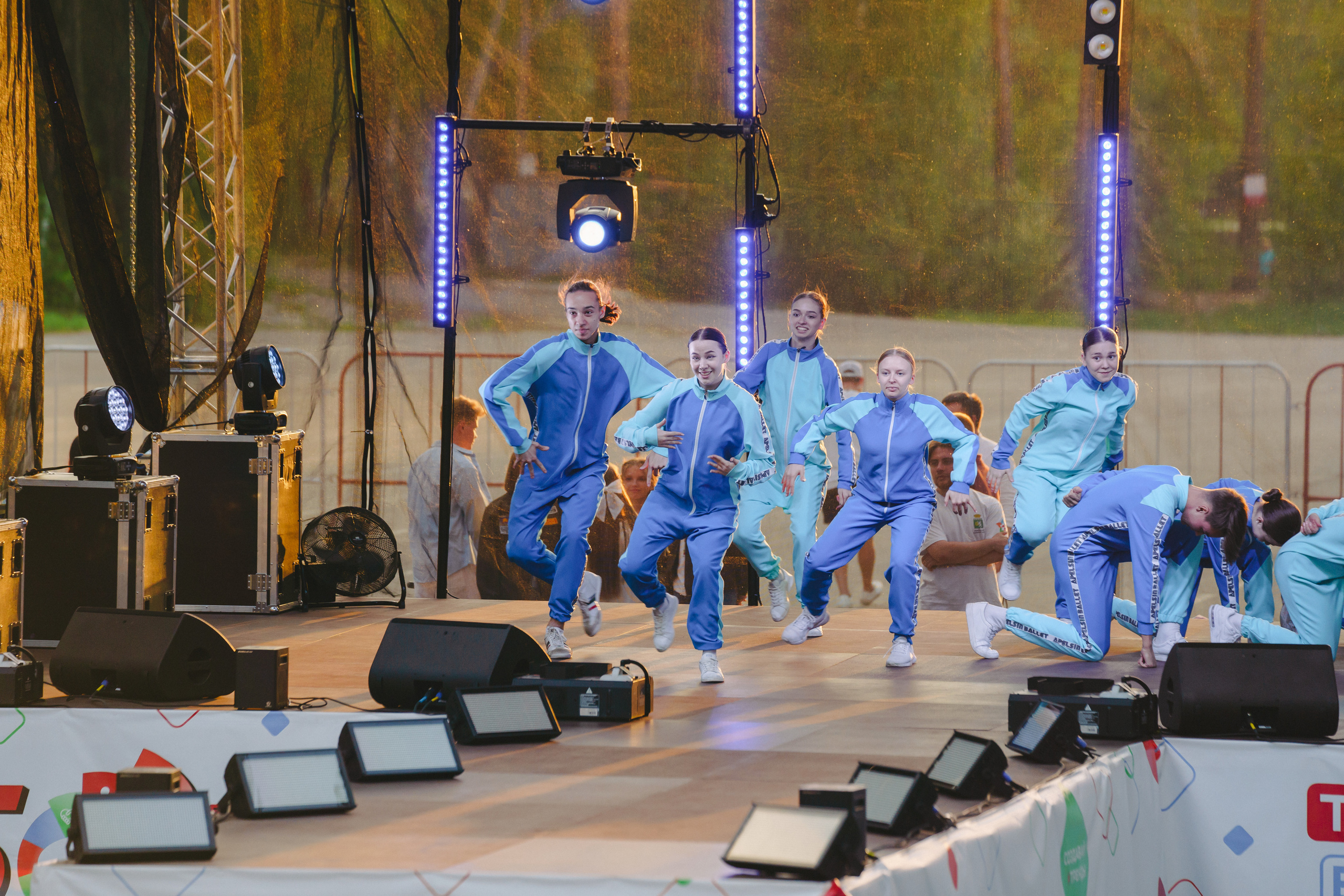 Юбилей БМАУ ДЗОЛ «Зарница». Фотограф в детский сад в Екатеринбурге, выпускные альбомы Юлия Умерова