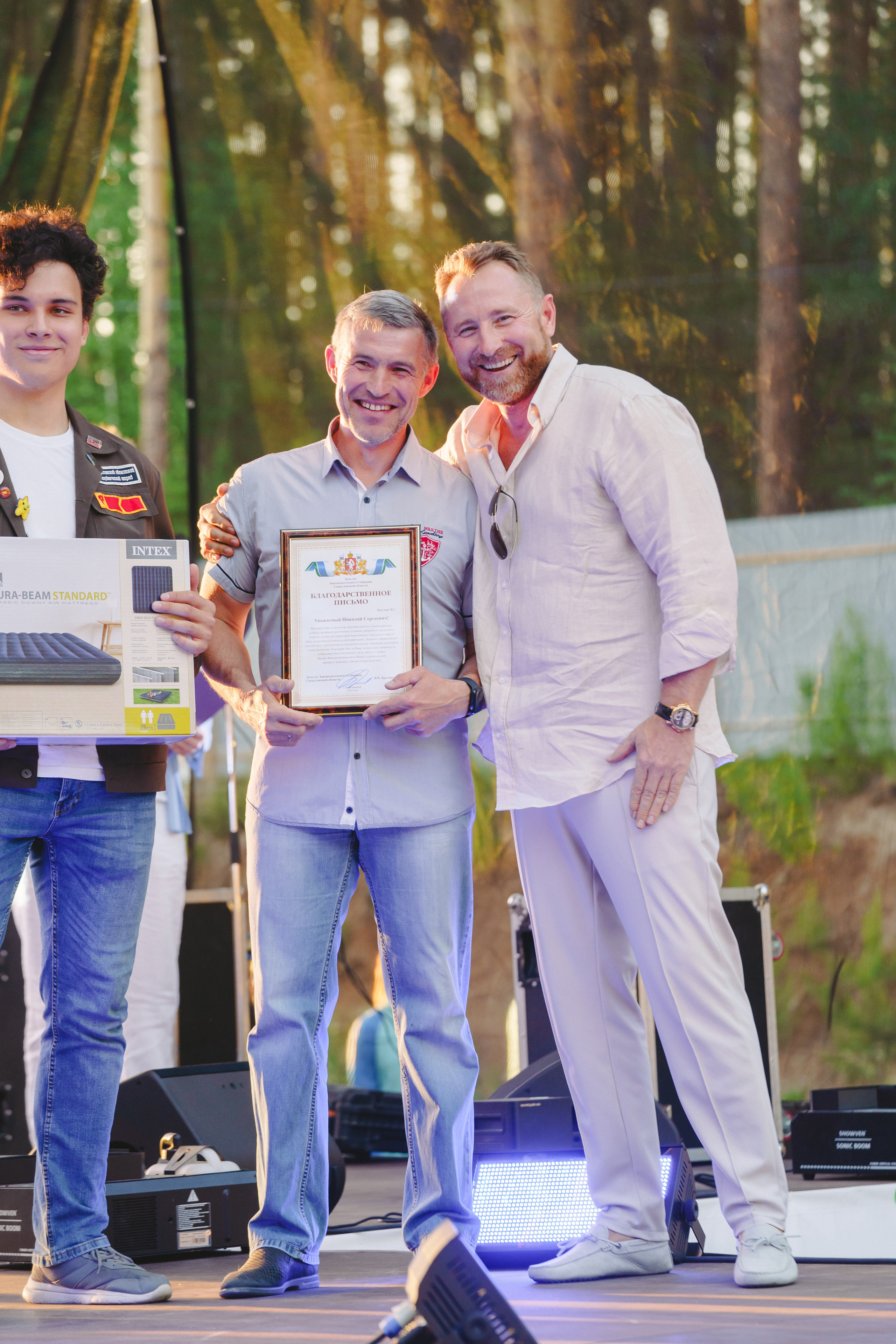 Юбилей БМАУ ДЗОЛ «Зарница». Фотограф в детский сад в Екатеринбурге, выпускные альбомы Юлия Умерова