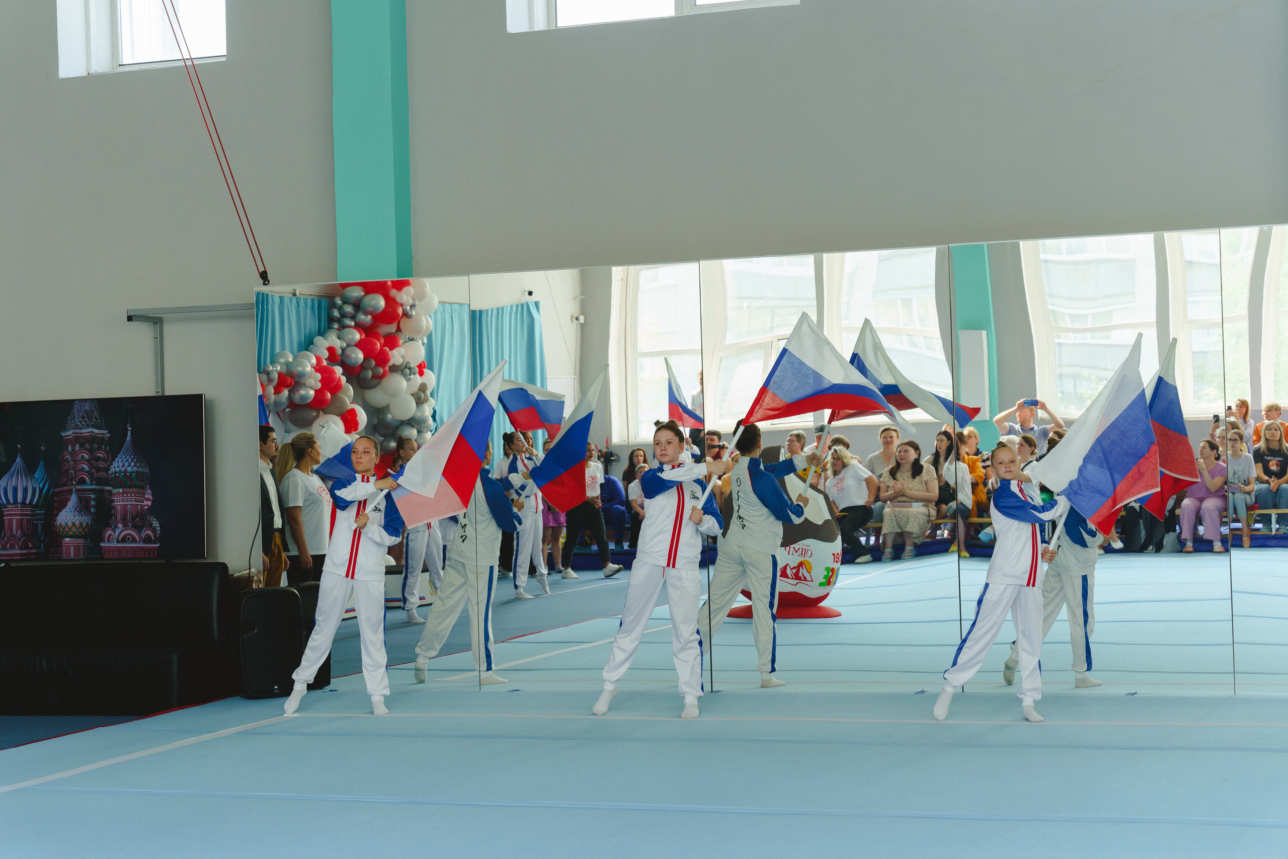 Межрегиональные соревнования по спортивной акробатике «Киндер Сюрприз». Фотограф в детский сад в Екатеринбурге, выпускные альбомы Юлия Умерова