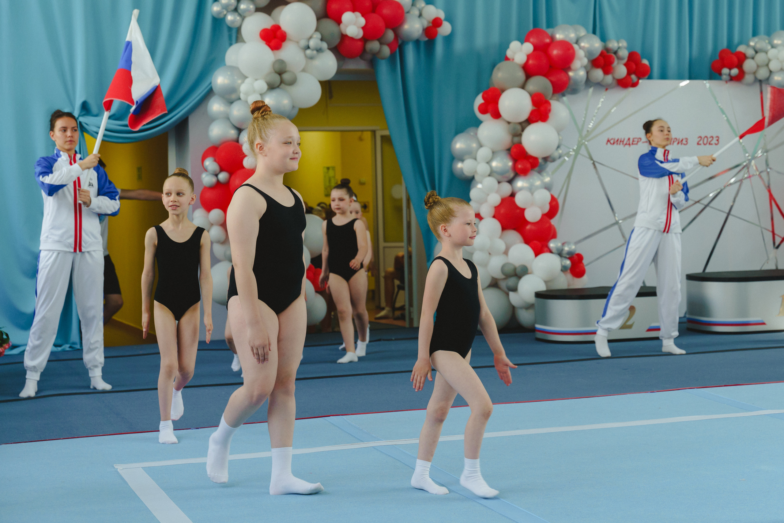 Межрегиональные соревнования по спортивной акробатике «Киндер Сюрприз». Фотограф в детский сад в Екатеринбурге, выпускные альбомы Юлия Умерова