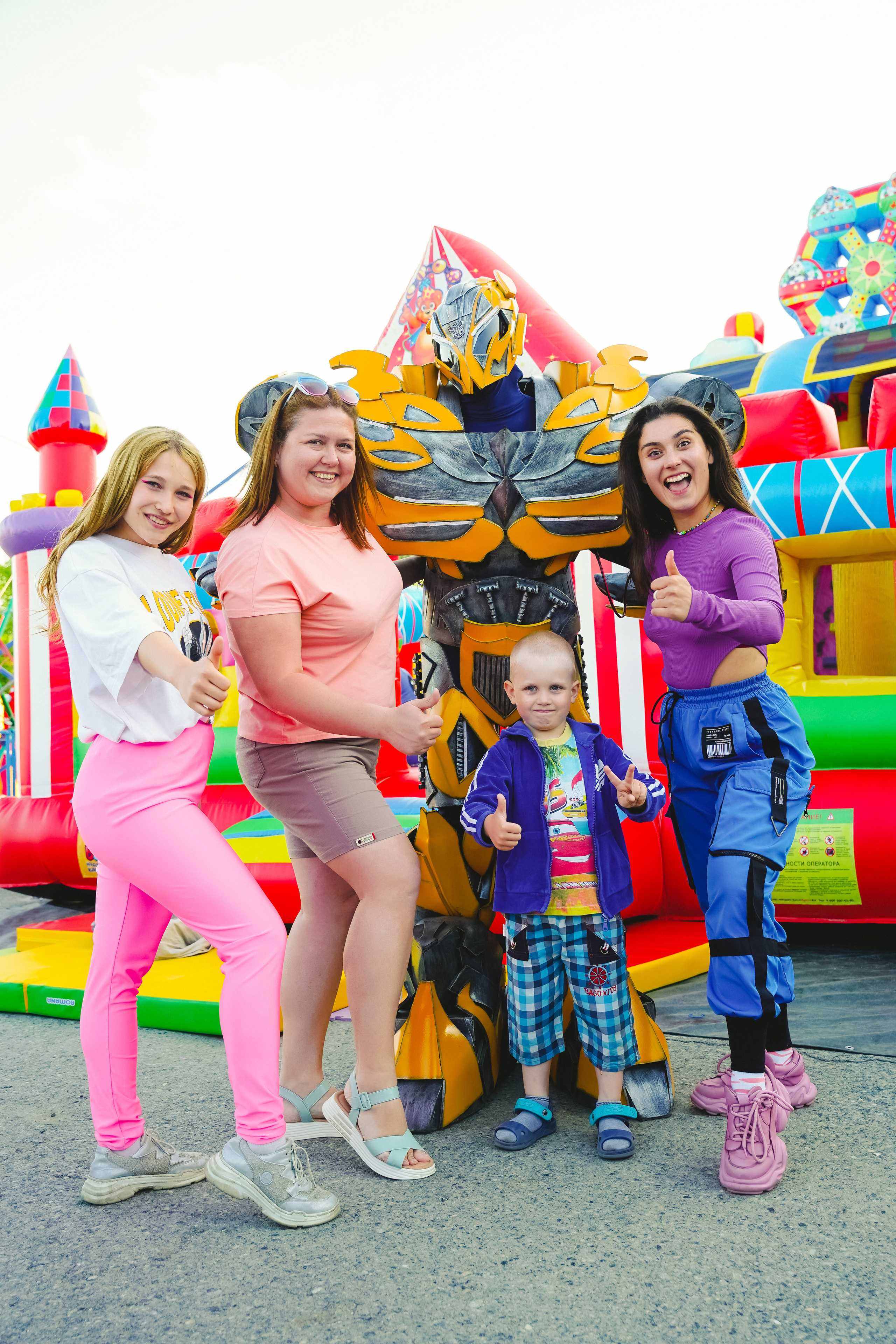Открытие парка аттракционов «Галактика развлечений». Фотограф в детский сад в Екатеринбурге, выпускные альбомы Юлия Умерова