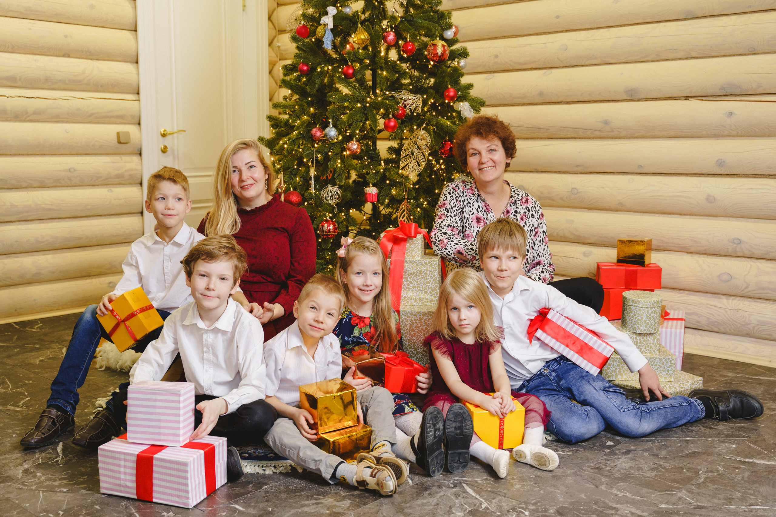 Фотосессия большой Семьи. Фотограф в детский сад в Екатеринбурге, выпускные альбомы Юлия Умерова