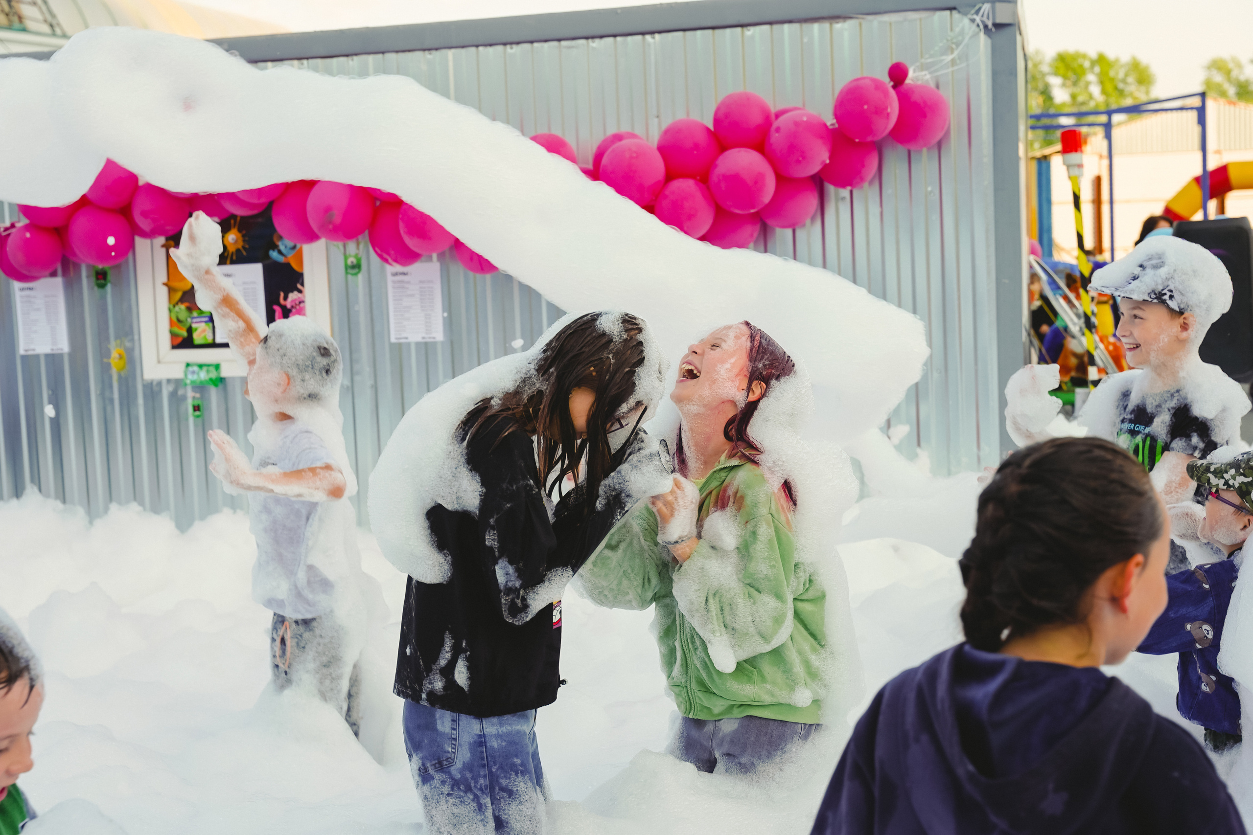 Открытие парка аттракционов «Галактика развлечений». Фотограф в детский сад в Екатеринбурге, выпускные альбомы Юлия Умерова