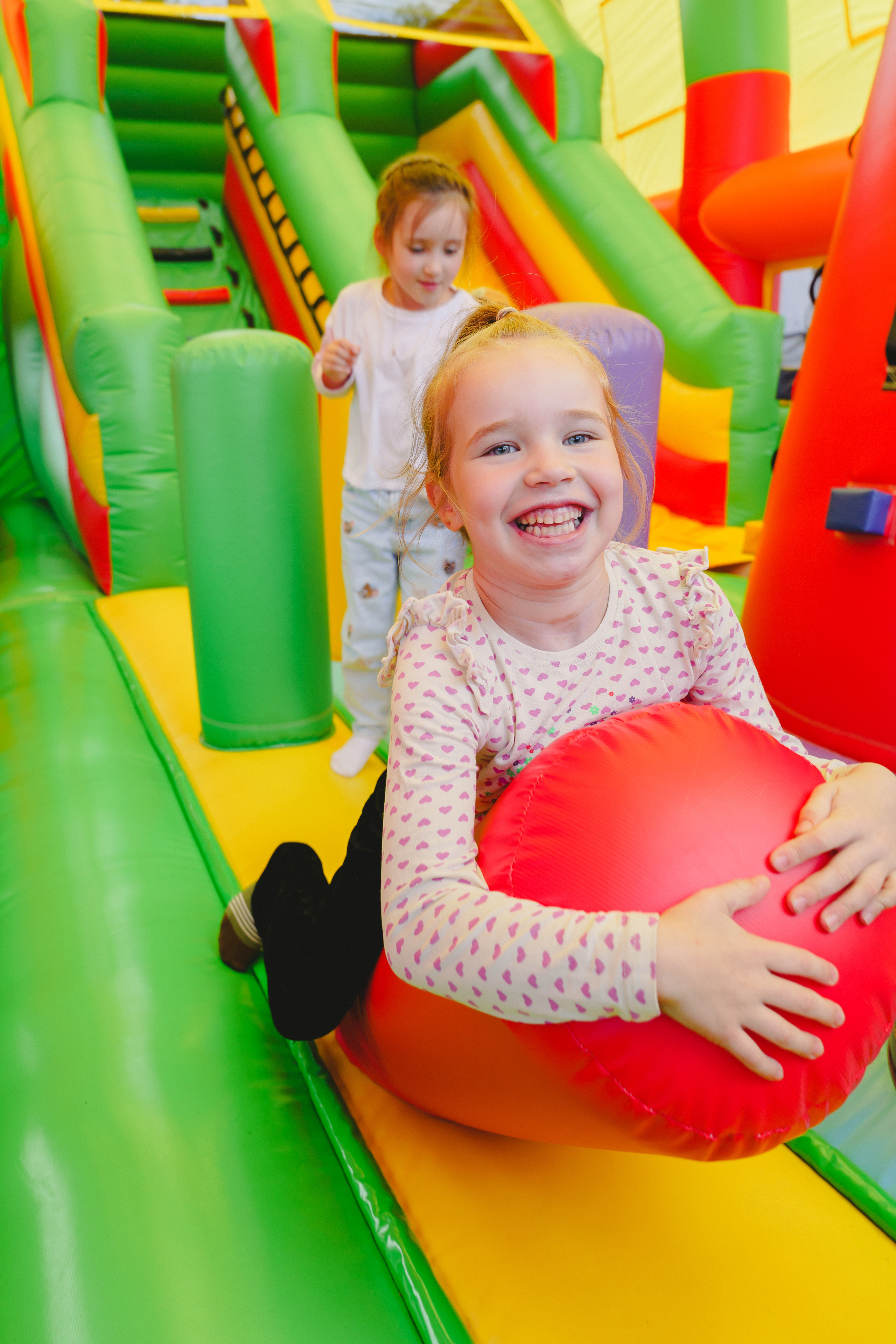 Открытие парка аттракционов «Галактика развлечений». Фотограф в детский сад в Екатеринбурге, выпускные альбомы Юлия Умерова