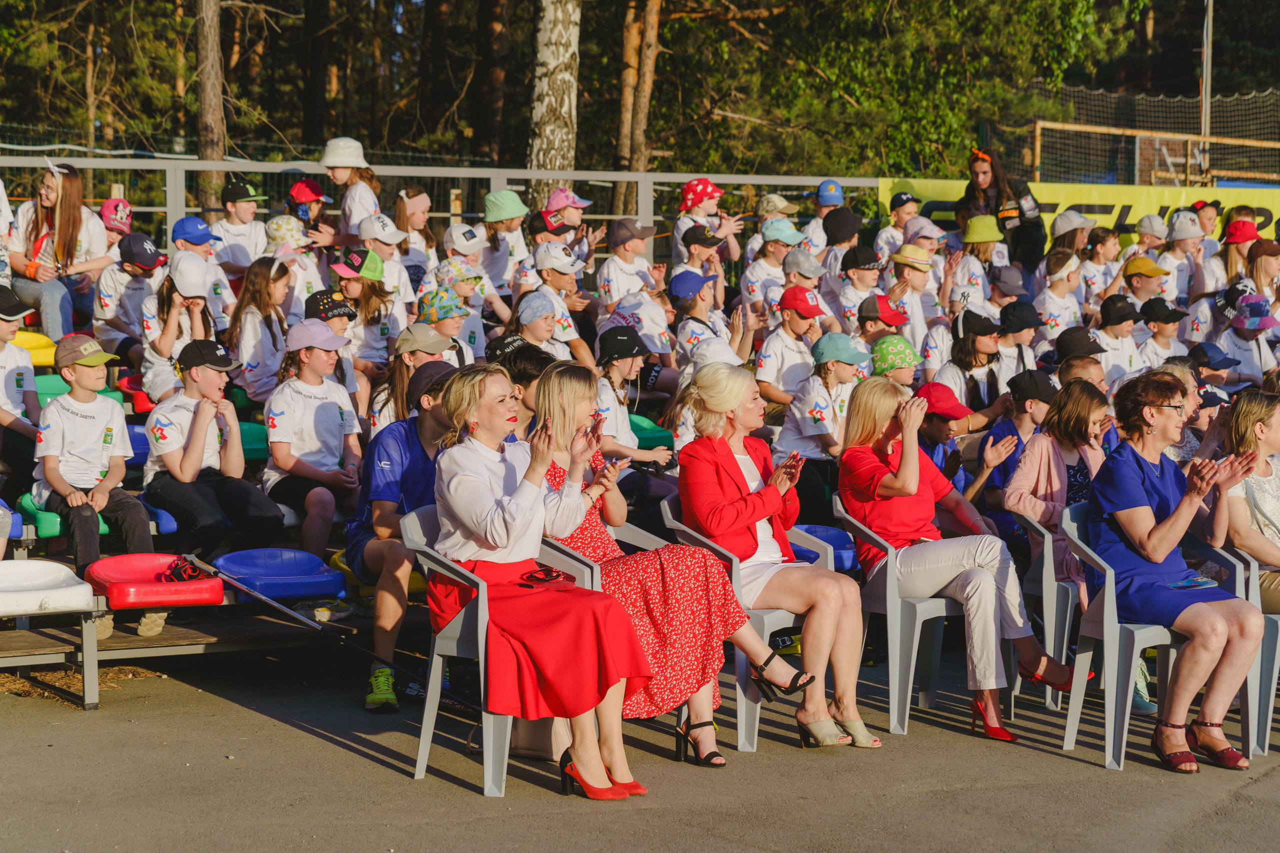Юбилей БМАУ ДЗОЛ «Зарница». Фотограф в детский сад в Екатеринбурге, выпускные альбомы Юлия Умерова