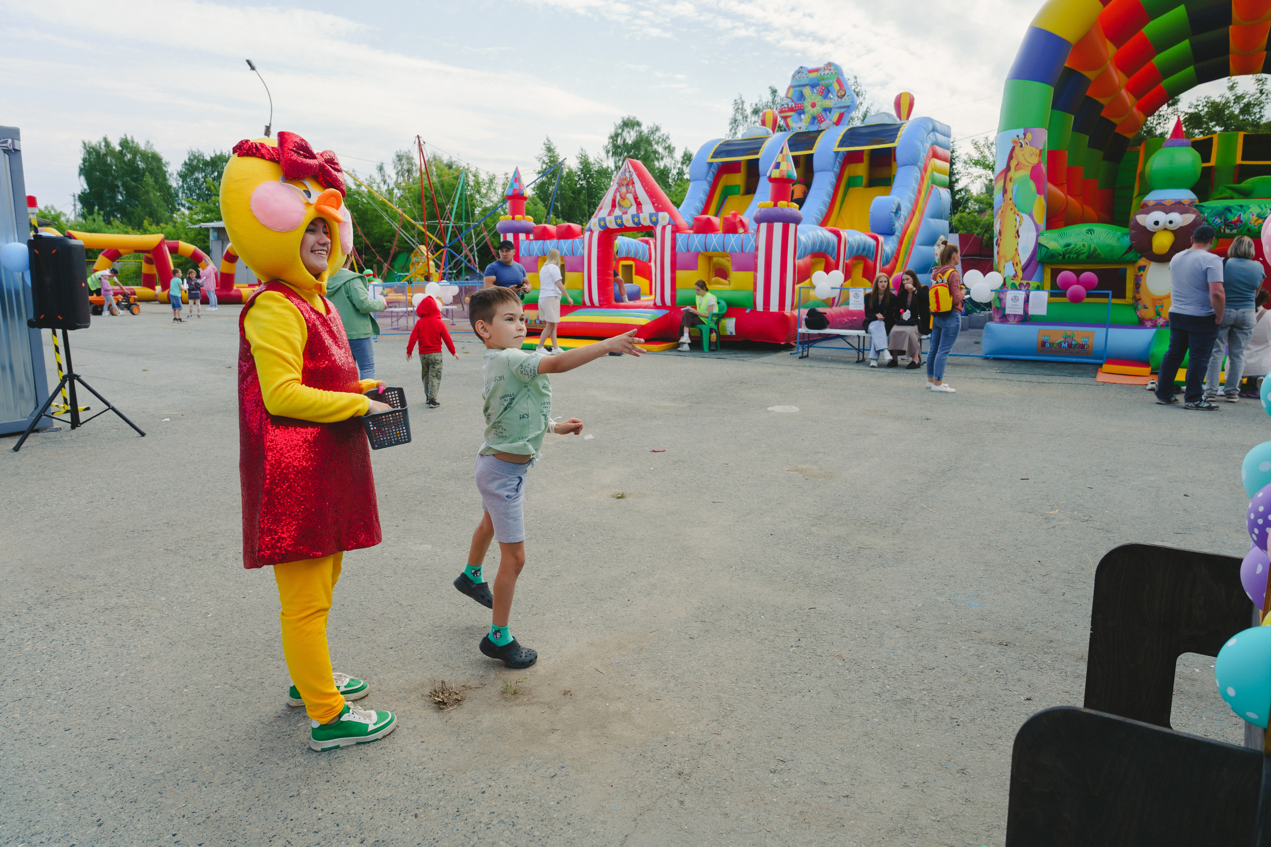 Открытие парка аттракционов «Галактика развлечений». Фотограф в детский сад в Екатеринбурге, выпускные альбомы Юлия Умерова