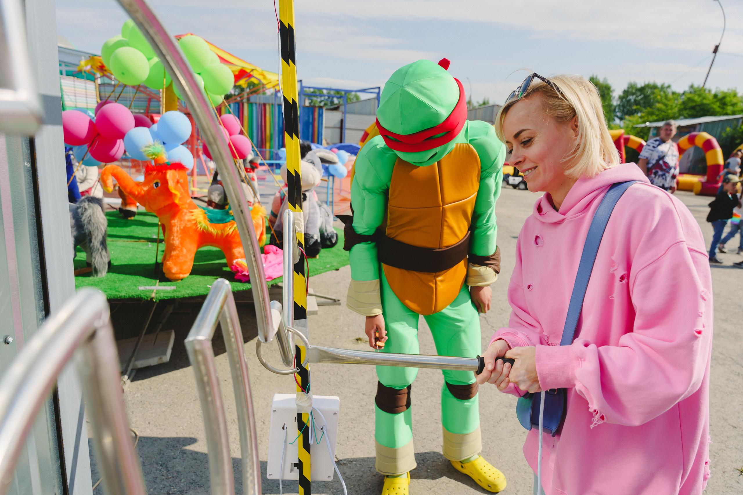 Открытие парка аттракционов «Галактика развлечений». Фотограф в детский сад в Екатеринбурге, выпускные альбомы Юлия Умерова