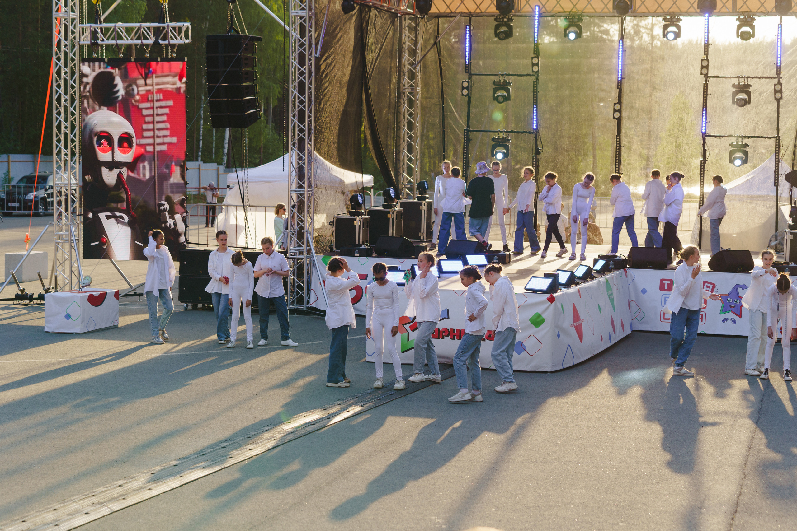 Юбилей БМАУ ДЗОЛ «Зарница». Фотограф в детский сад в Екатеринбурге, выпускные альбомы Юлия Умерова